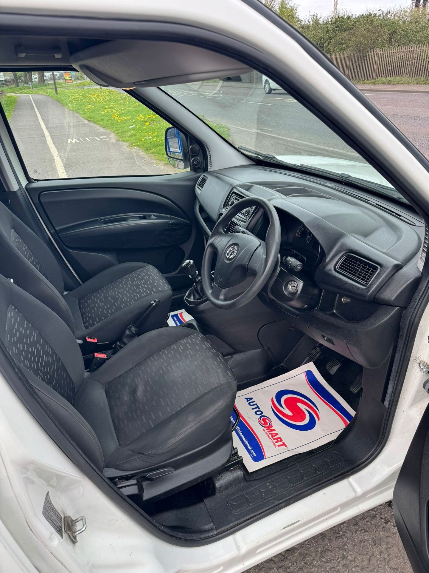 2018 68 VAUXHALL COMBO LWB PANEL VAN - 82K MILES - 1.6 6 SPEED - LWB - EURO 6 - PLY LINED - Image 7 of 12