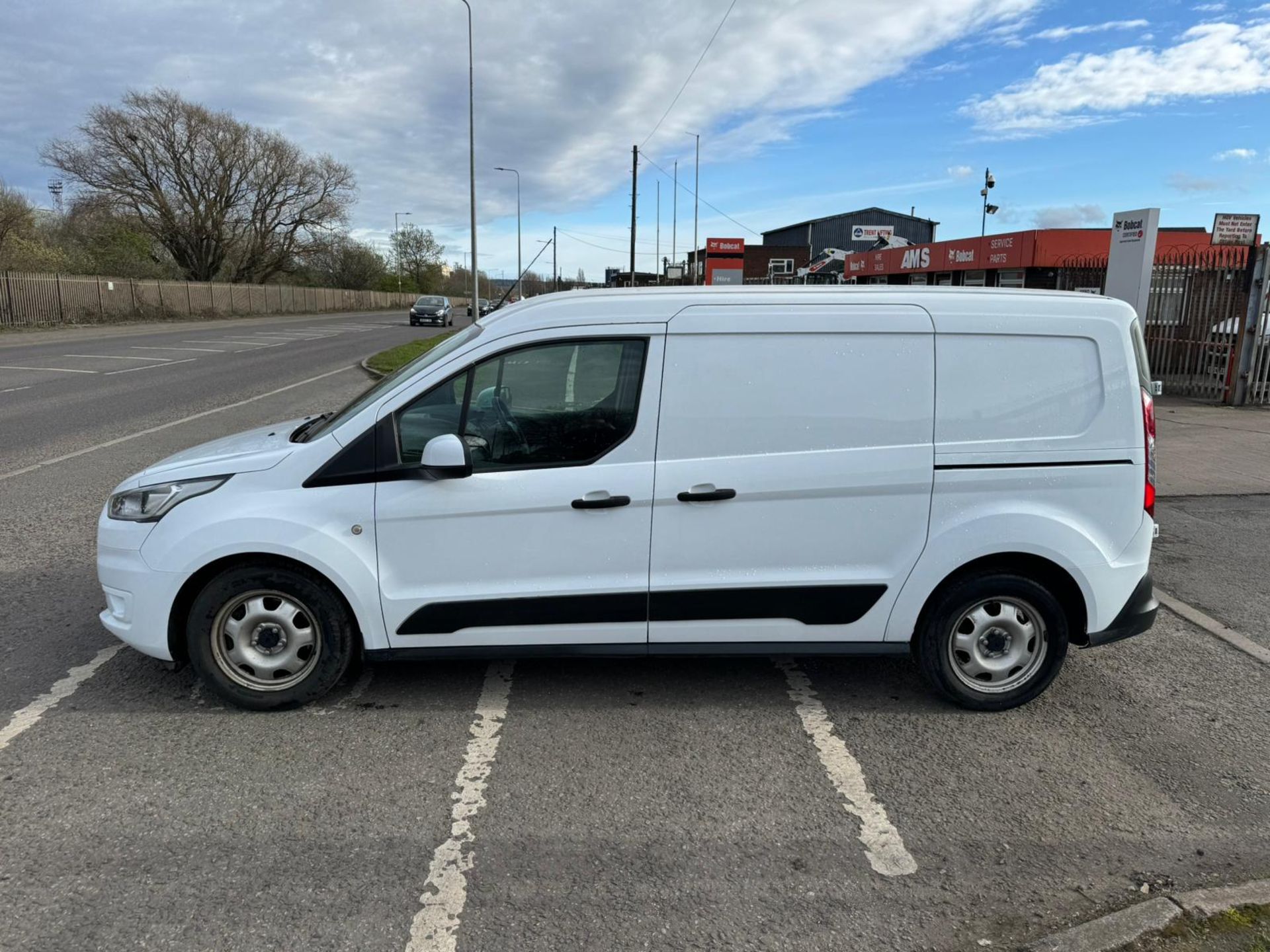2018 68 FORD TRANSIT CONNECT L2 LWB PANEL VAN - 90K MILES - EURO 6 - 6 SPEED - PLY LINED - Image 4 of 12