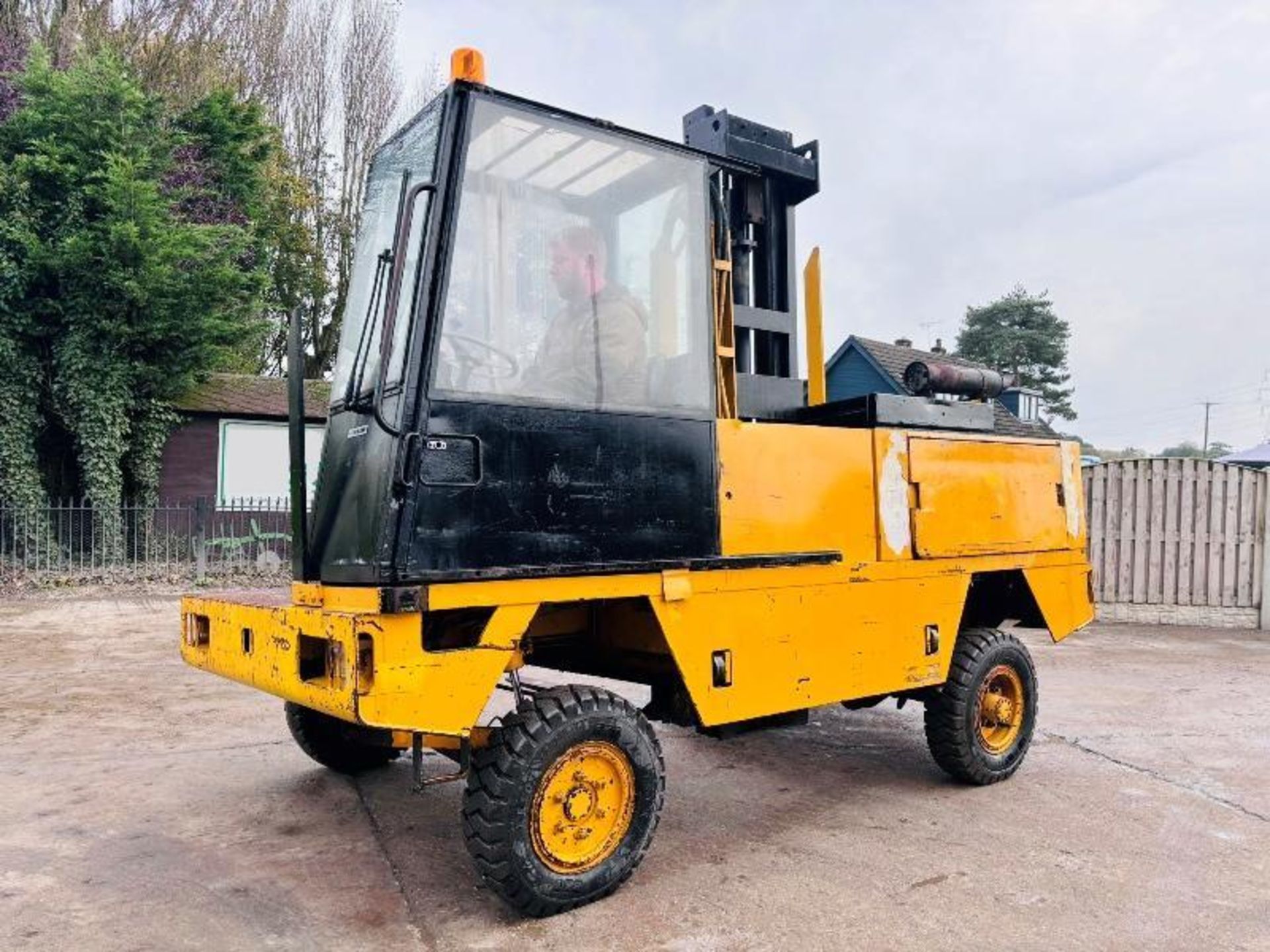 LANCER BOSS 437/MKVA-1 SIDE LOAD DIESEL FORKLIFT C/W PERKINS ENGINE - Image 10 of 13