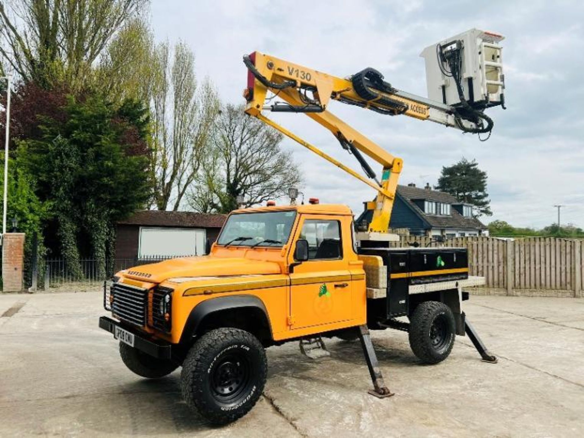 2008 LAND ROVER DEFENDER 130 *YEAR 2008* C/W NIFTY MAN LIFT  - Image 16 of 19