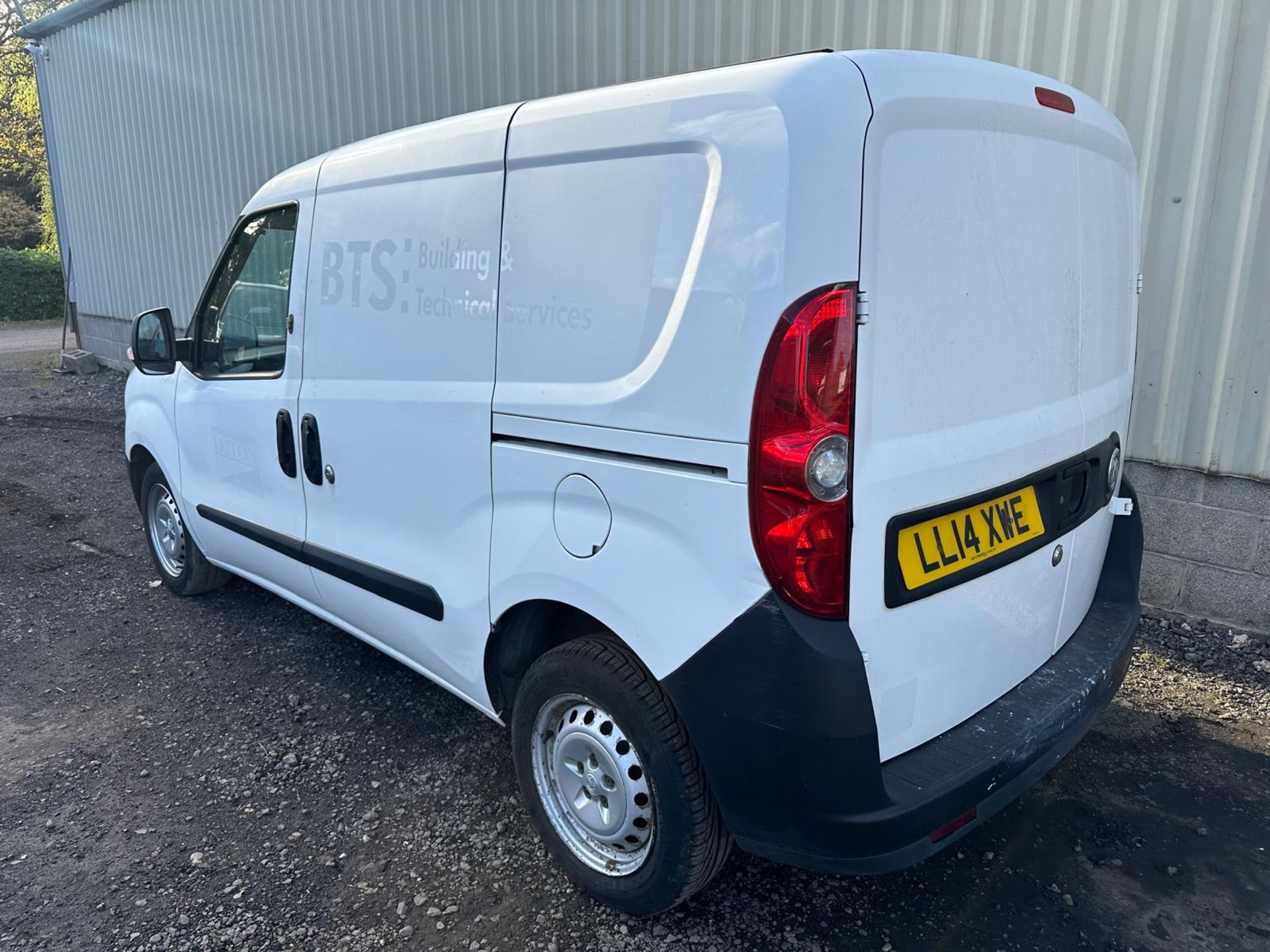 2014 14 Vauxhall combo panel van - 1.6 6 speed - 44k miles - 1 key - Image 2 of 7