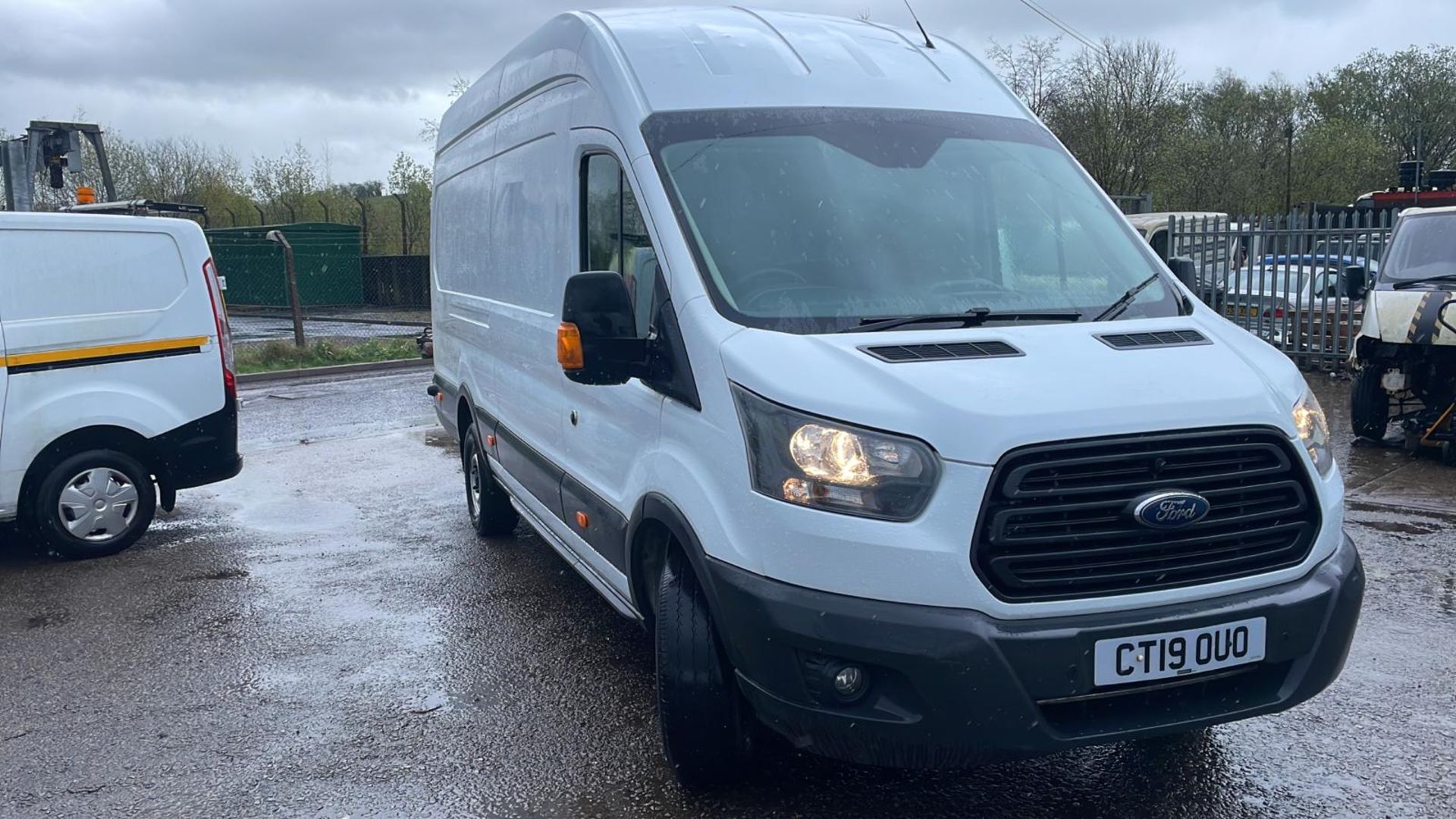 2019 FORD TRANSIT 350 XLWB (JUMBO) VAN - OVER 4 METERS INSIDE REAR - 42.078 MILES - Image 11 of 12