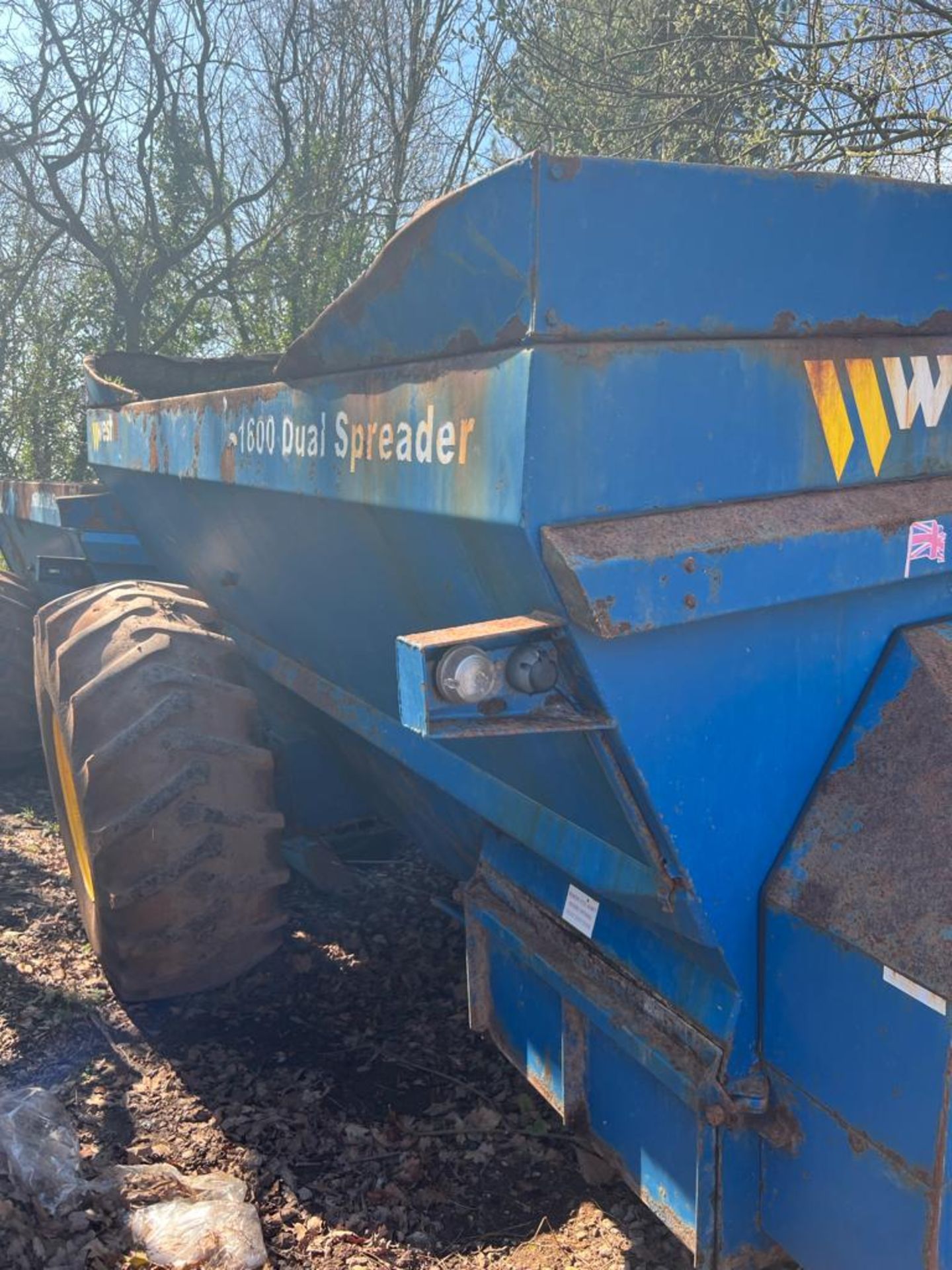 WEST 1600 SIDE MUCK SPREADER