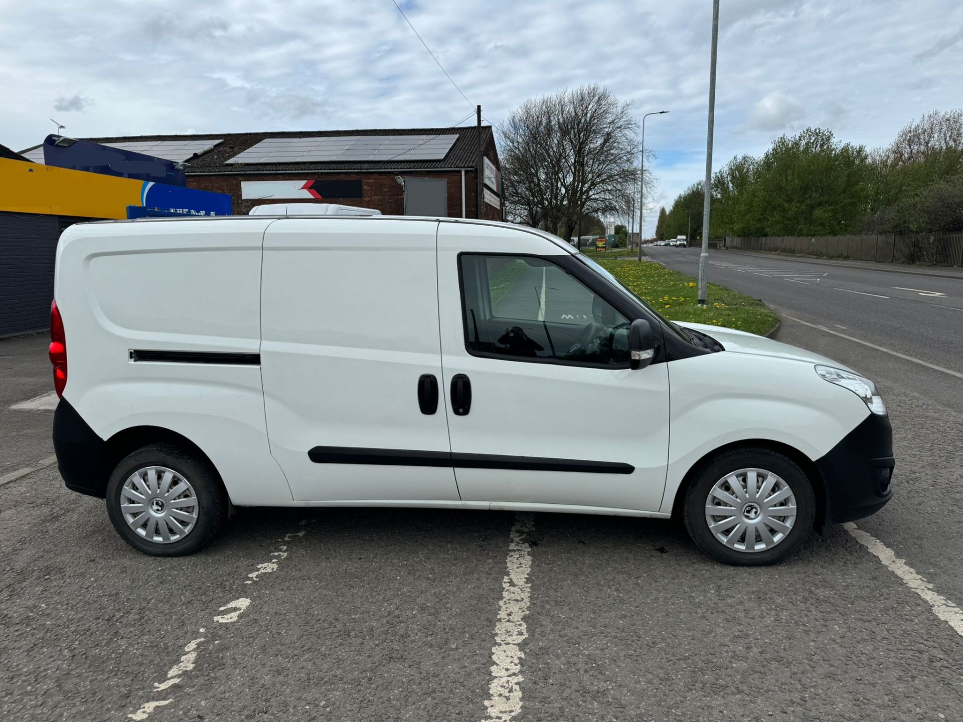 2018 68 VAUXHALL COMBO LWB PANEL VAN - 82K MILES - 1.6 6 SPEED - LWB - EURO 6 - PLY LINED - Bild 4 aus 12