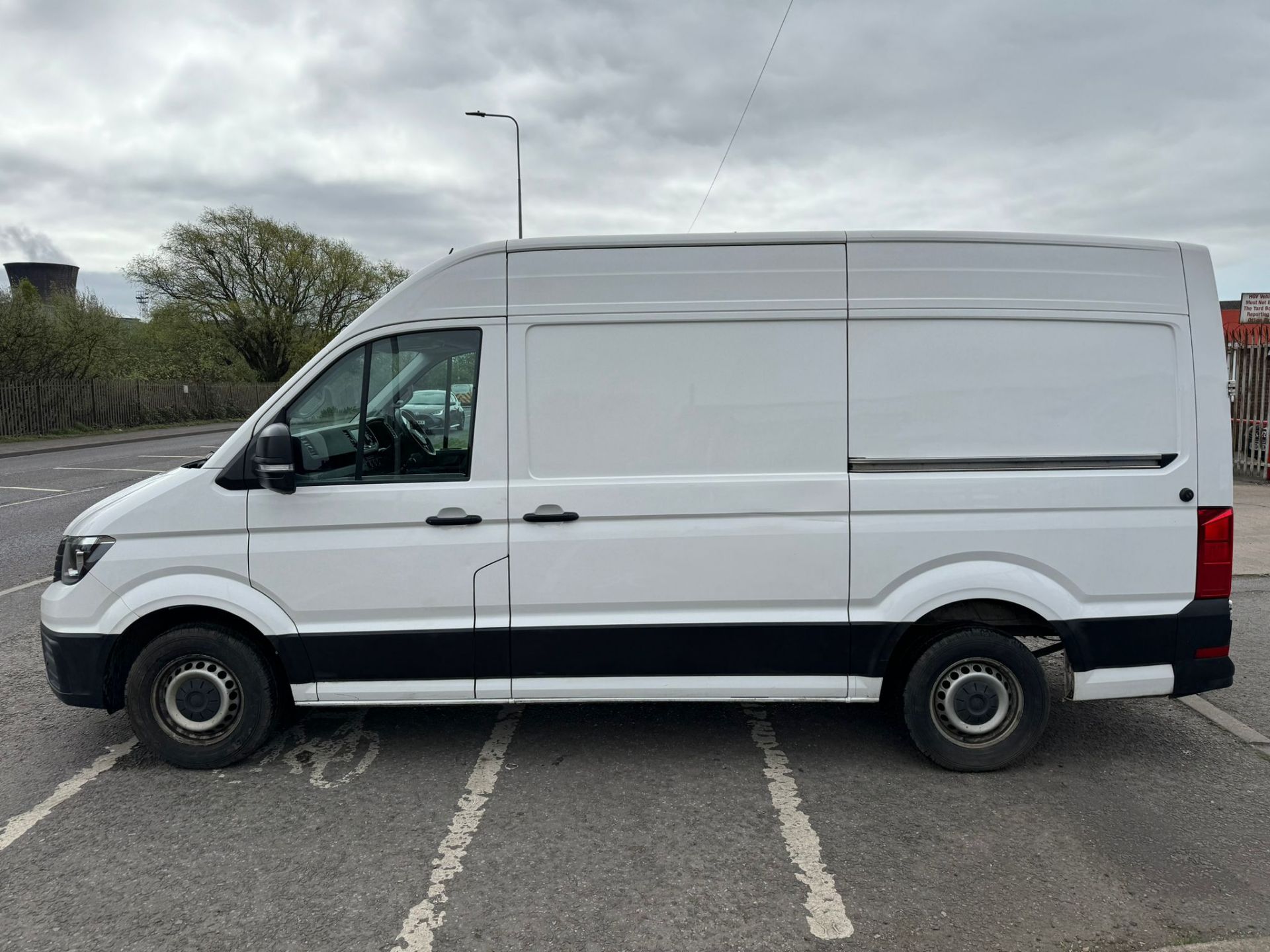 2019 19 VOLKSWAGEN CRAFTER TRENDLINE PANEL VAN - 101K MILES - AIR CON - CRUISE CONTROL - MWB - Image 11 of 13