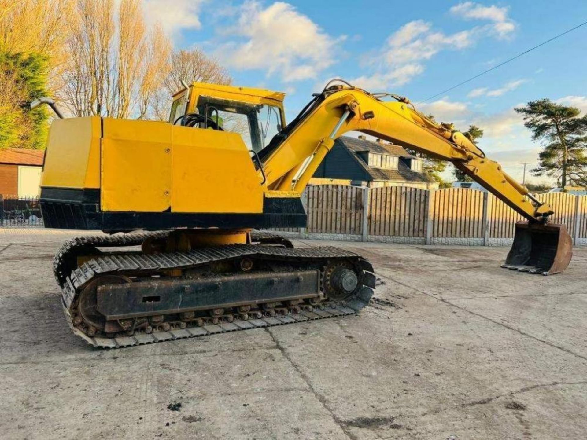 LIEBHERR 900 TRACKED EXCAVATOR C/W BUCKET - Bild 9 aus 9