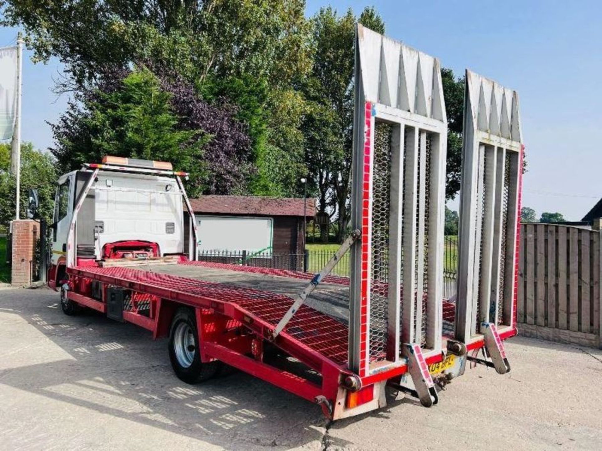 IVECO ML75E17 4X2 BEAVER TAIL LORRY C/W RAMPS - Image 10 of 17