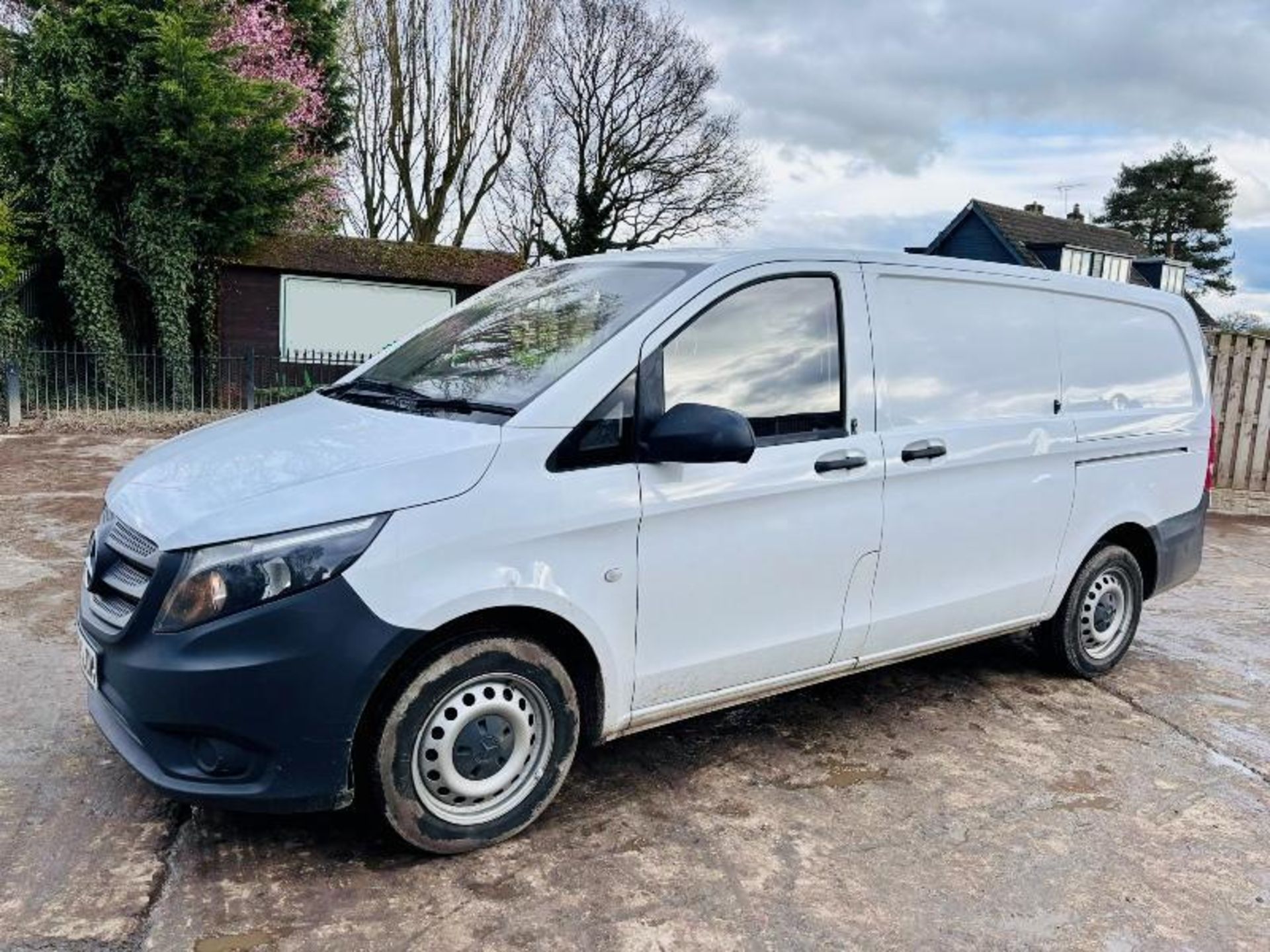 2018 MERCEDES VITO 109CDI VAN - ELECTRIC WINDOW - BULK HEAD - SIDE LOADING DOOR - Image 16 of 18