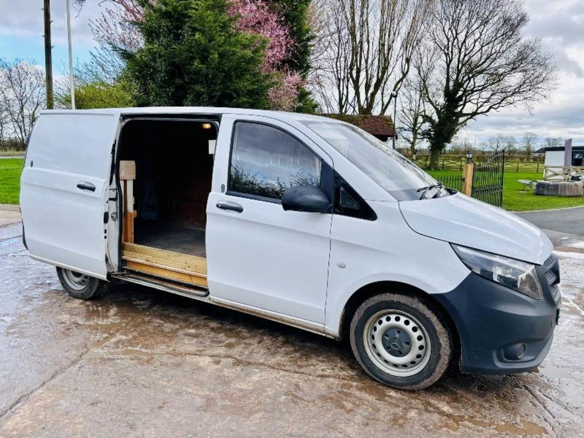 2018 MERCEDES VITO 109CDI VAN - ELECTRIC WINDOW - BULK HEAD - SIDE LOADING DOOR - Image 7 of 18