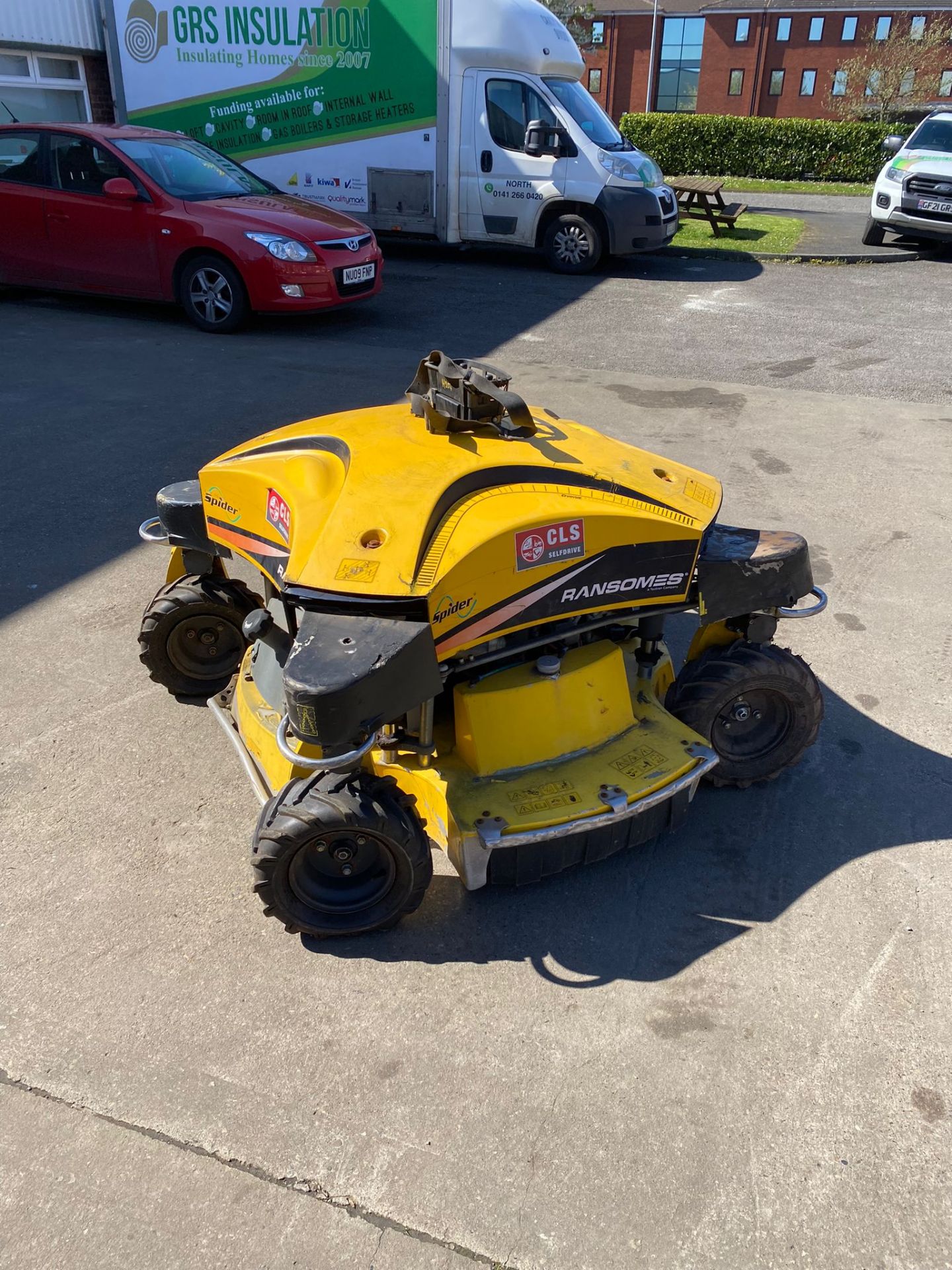 RANSOMES SPIDER ILD02 REMOTE CONTROL MOWER- COMES WITH REMOTE - Image 3 of 5