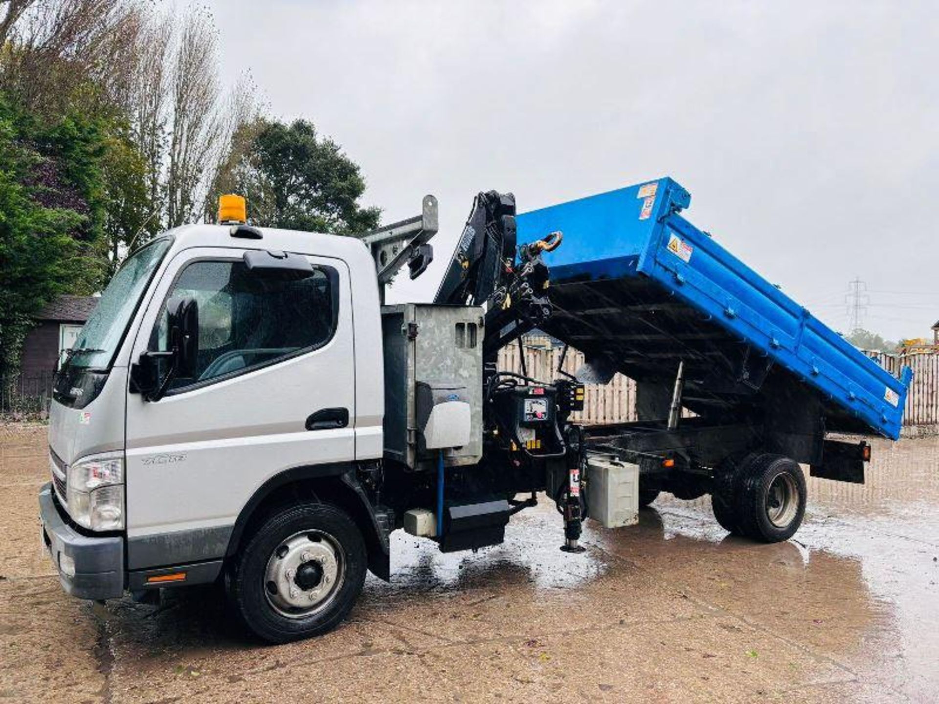 MITSUBISHI CANTER 7C18 4X2 TIPPER LORRY C/W HIAB CRANE - Image 7 of 17