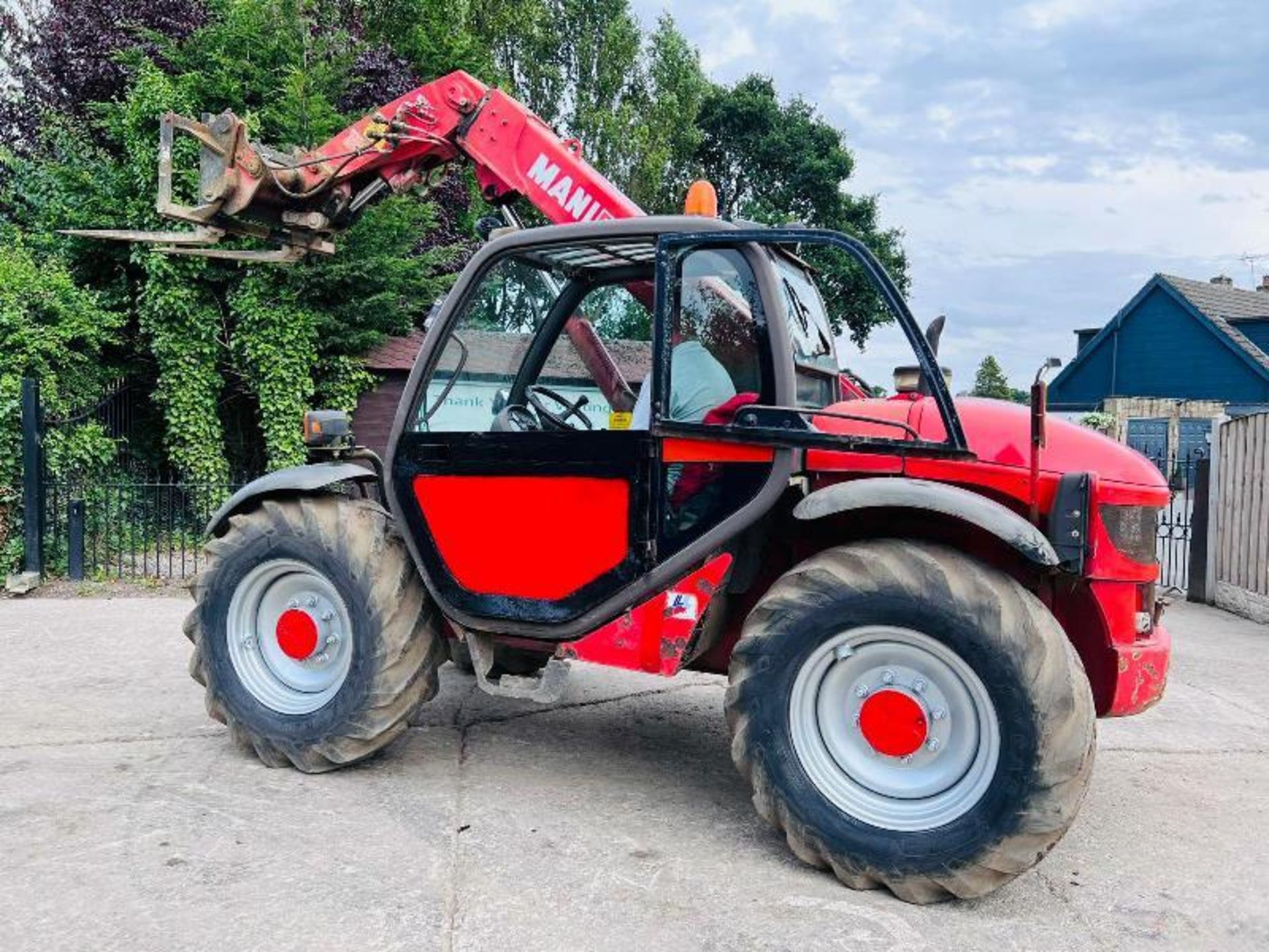 MANITOU MLT526T 4WD TELEHANDLER C/W PALLET TINES. - Bild 7 aus 13