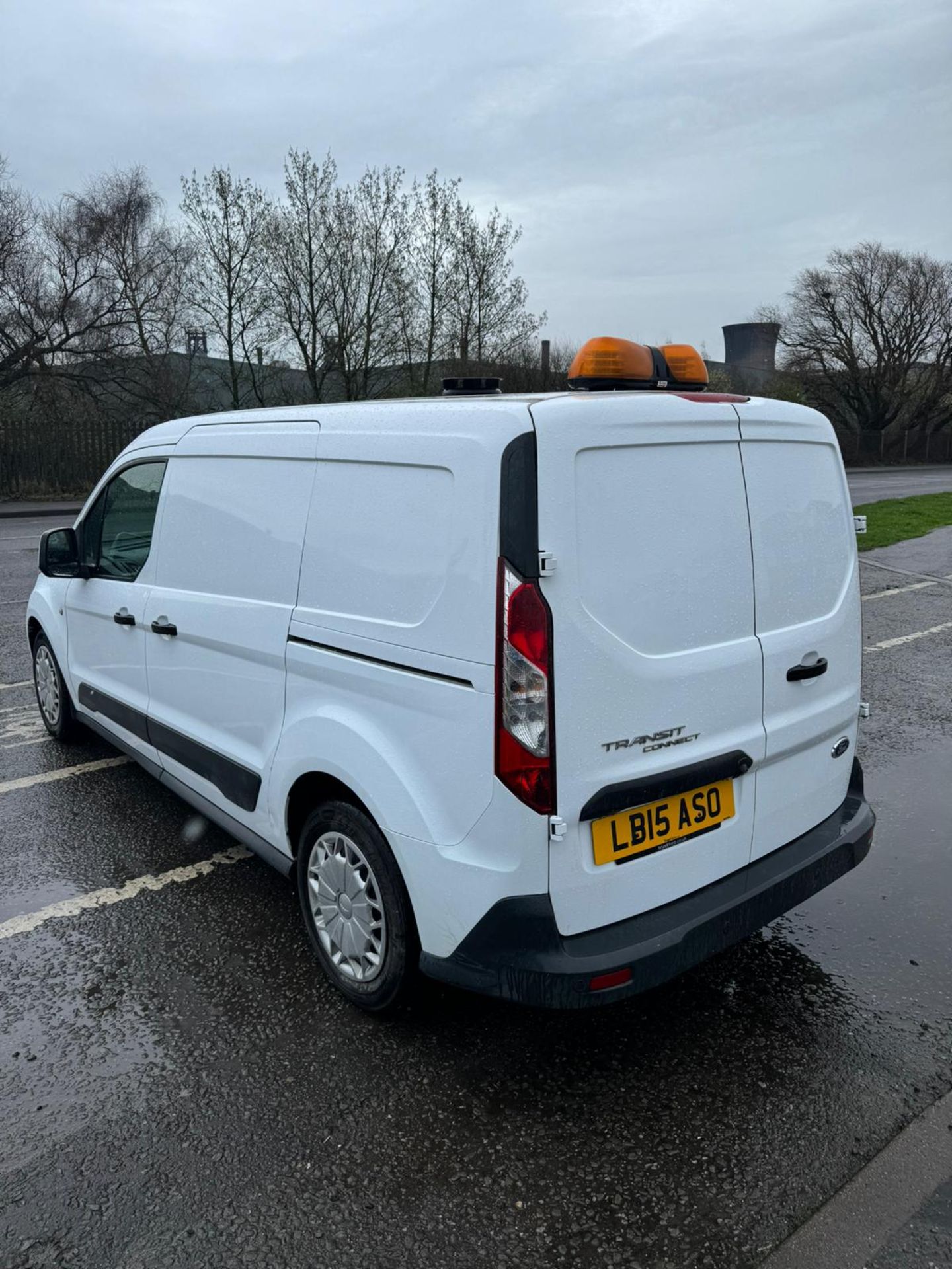 2015 15 FORD TRANSIT CONNECT LWB PANEL VAN - 95K MILES - AIR CON - TWIN SIDE DOORS - EX WATER BOARD - Image 10 of 11