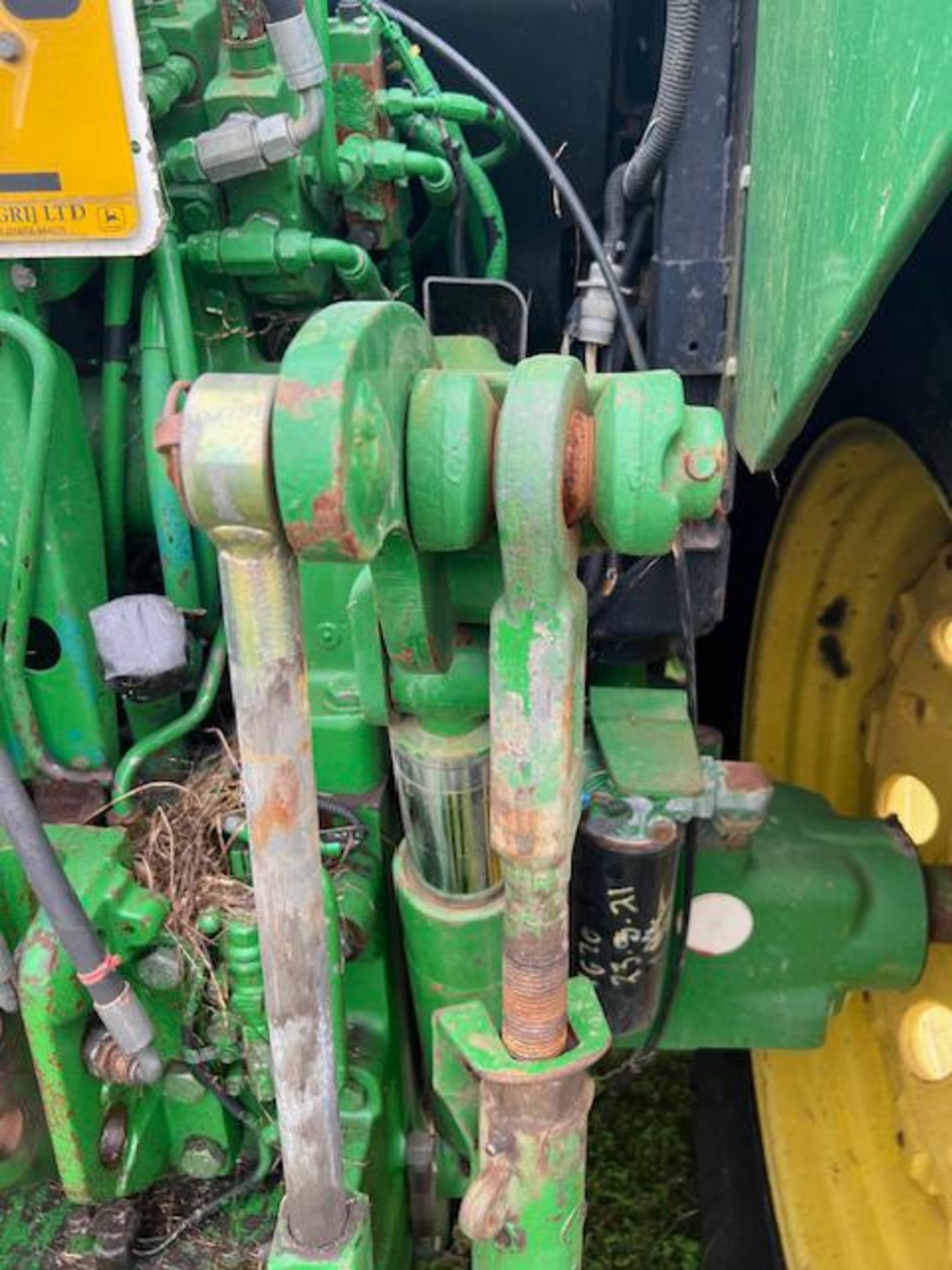2000 JOHN DEERE 7810 TRACTOR - AIR CON - 10600 HOURS - Image 6 of 19