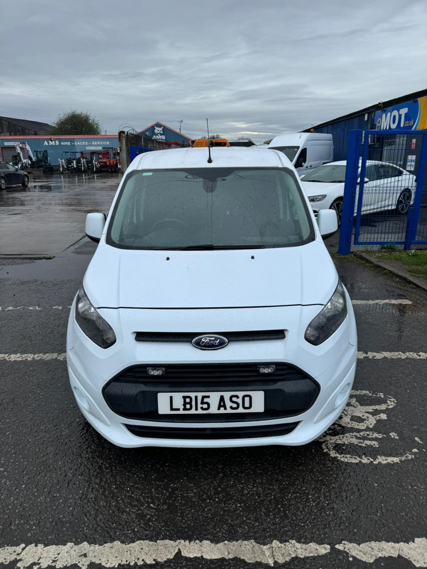 2015 15 FORD TRANSIT CONNECT LWB PANEL VAN - 95K MILES - AIR CON - TWIN SIDE DOORS - EX WATER BOARD - Image 2 of 11