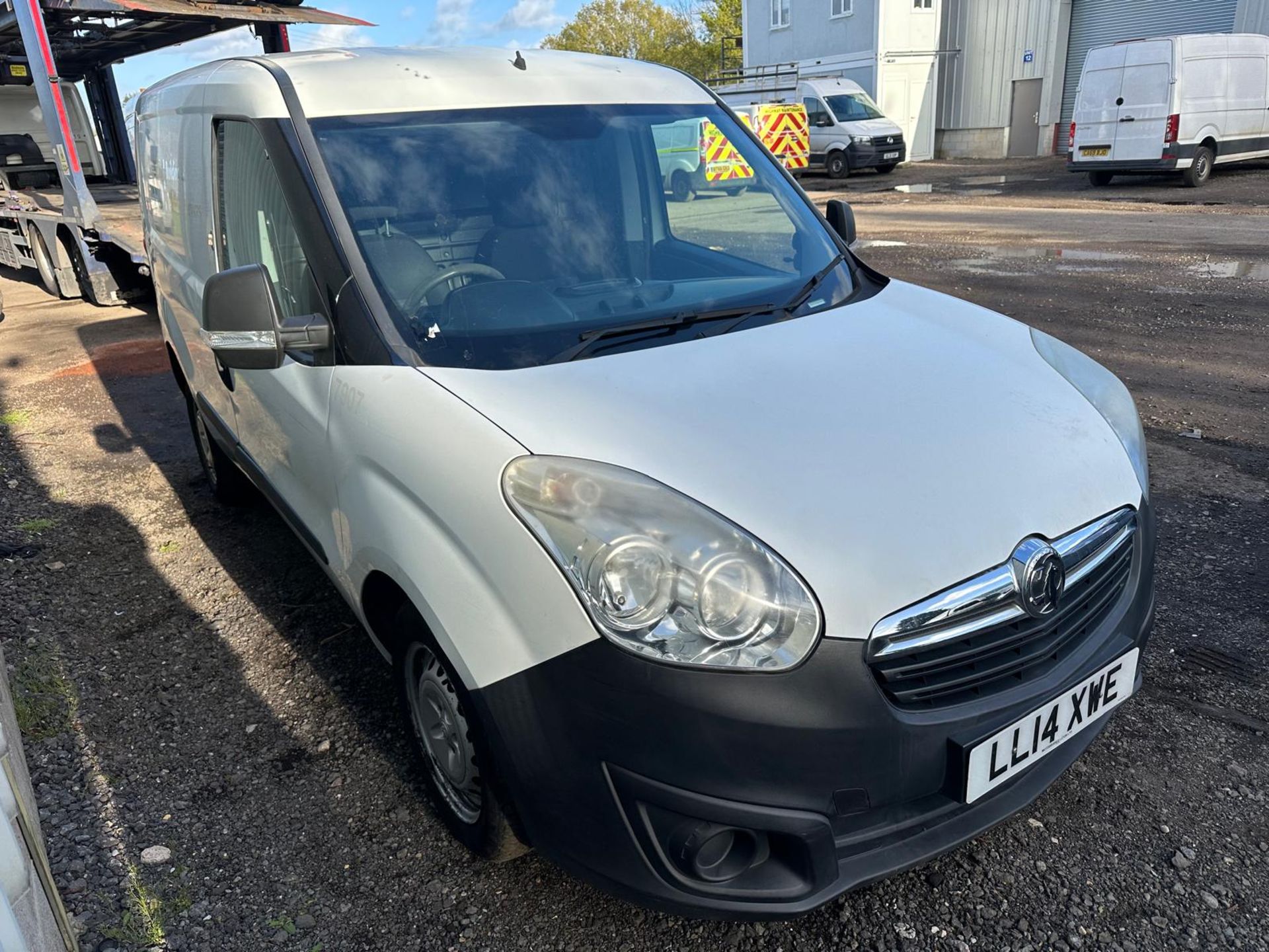 2014 14 Vauxhall combo panel van - 1.6 6 speed - 44k miles - 1 key - Image 3 of 7