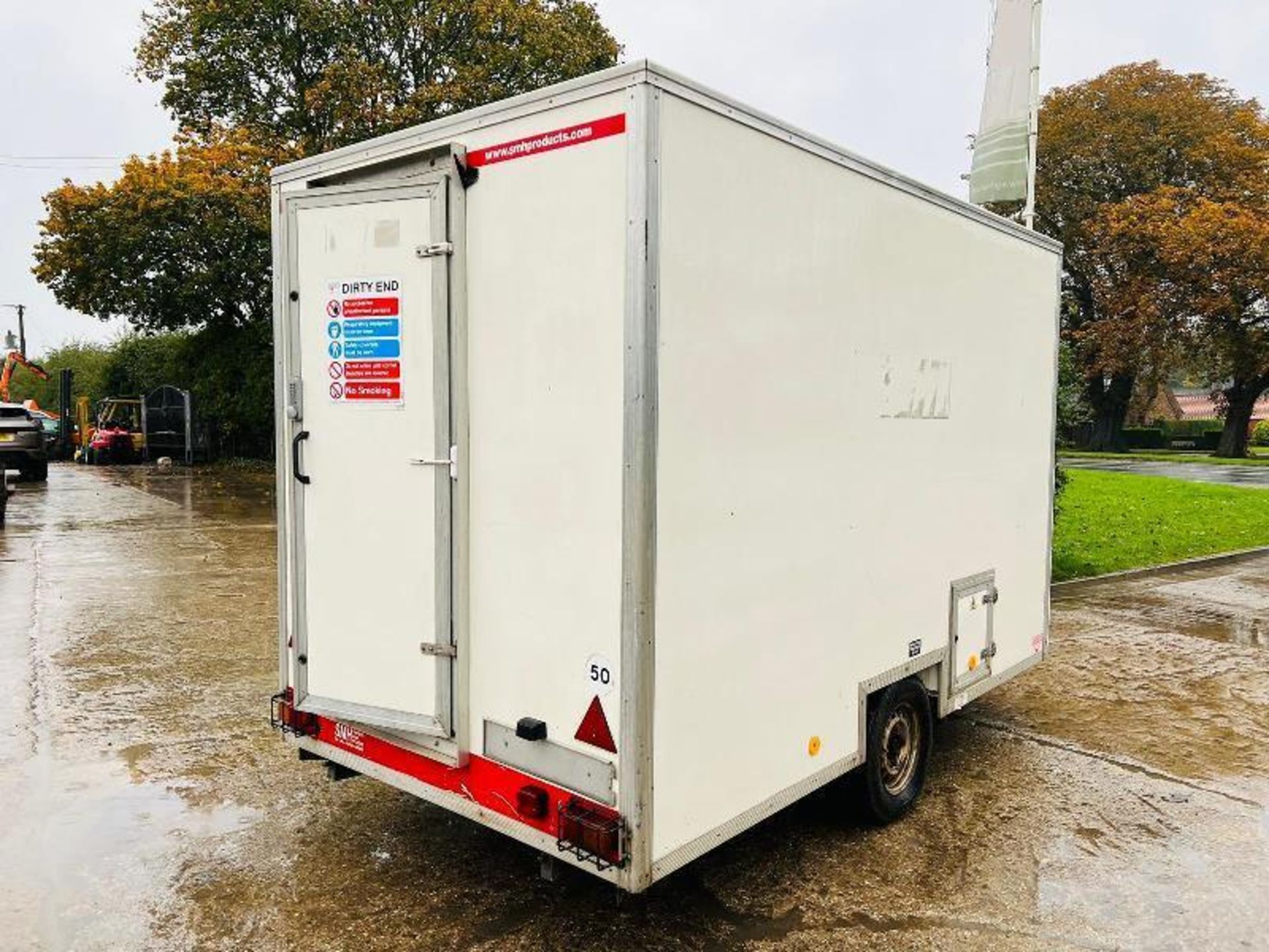 SINGLE AXLE SHOWER BLOCK C/W HONDA GENERATOR - Image 19 of 19