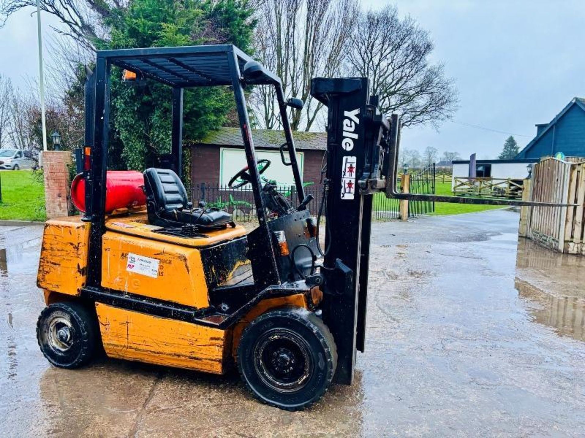 YALE GLP25RF FORKLIFT *CONTAINER SPEC* C/W SIDE SHIFT - Image 3 of 13