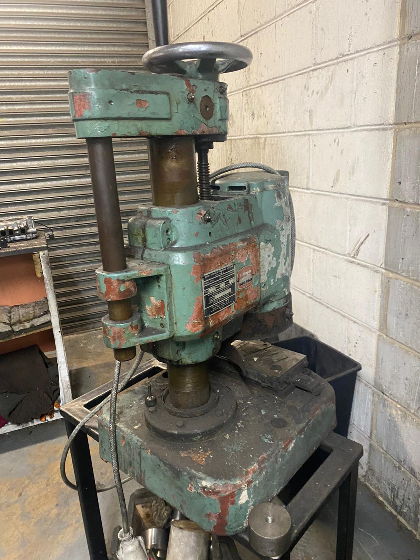 VALVE SHIM GRINDING MACHINE - SINGLE PHASE - MAGNETIC BED - WORKS AS IT SHOULD