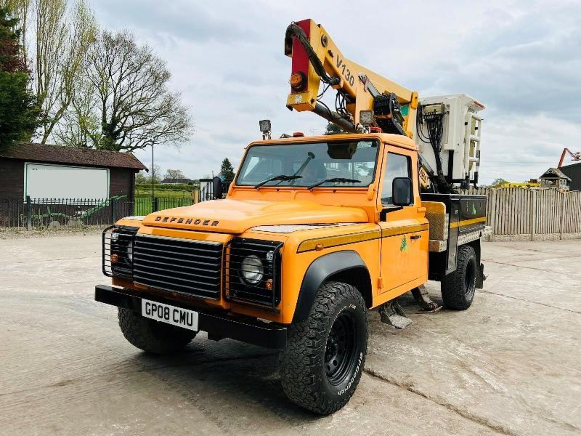 2008 LAND ROVER DEFENDER 130 *YEAR 2008* C/W NIFTY MAN LIFT  - Image 3 of 19