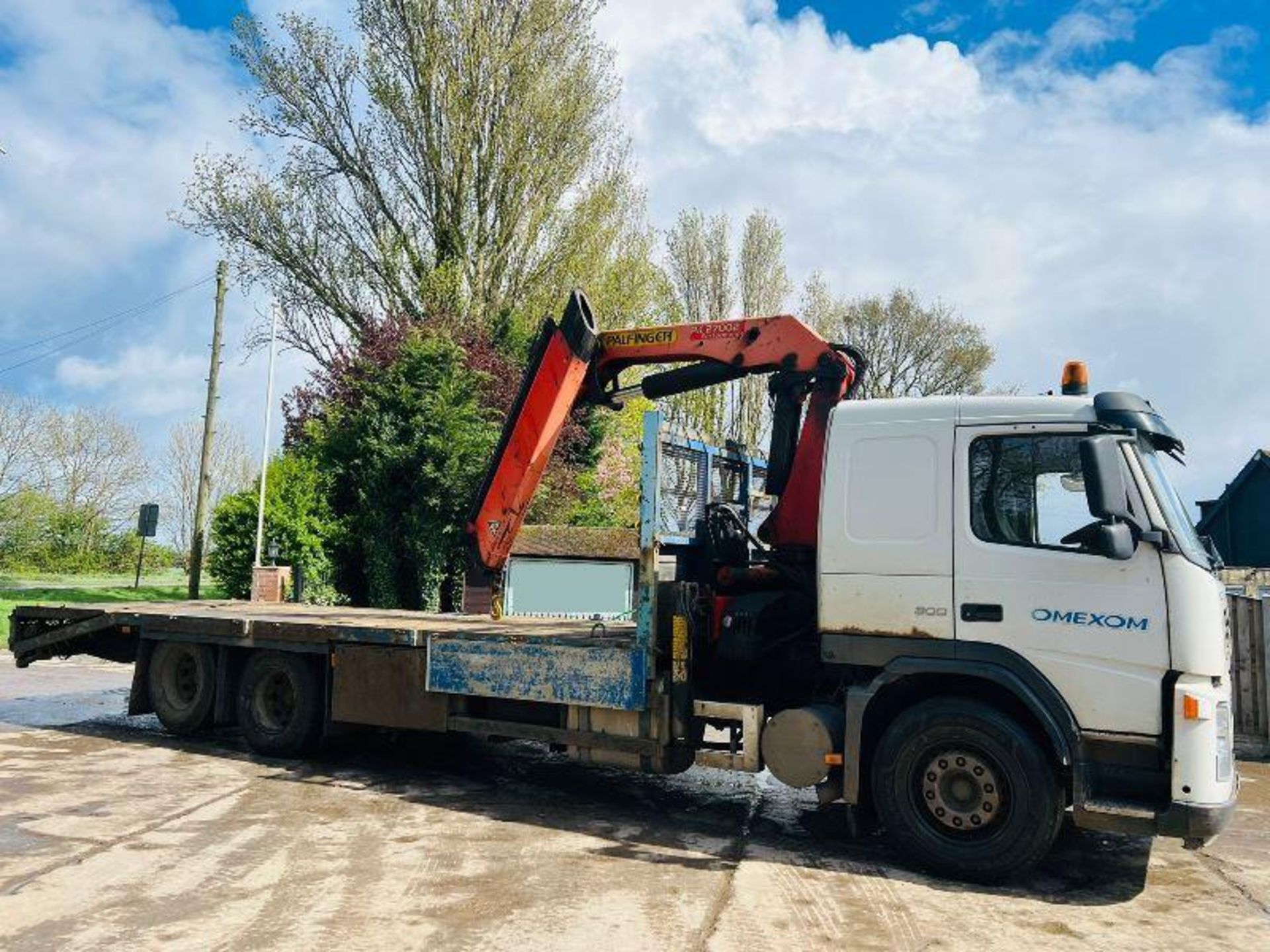 VOLVO FM9 300 8X2 LORRY C/W REMOTE CONTROL PALFINGER PK27002 CRANE  - Image 18 of 18