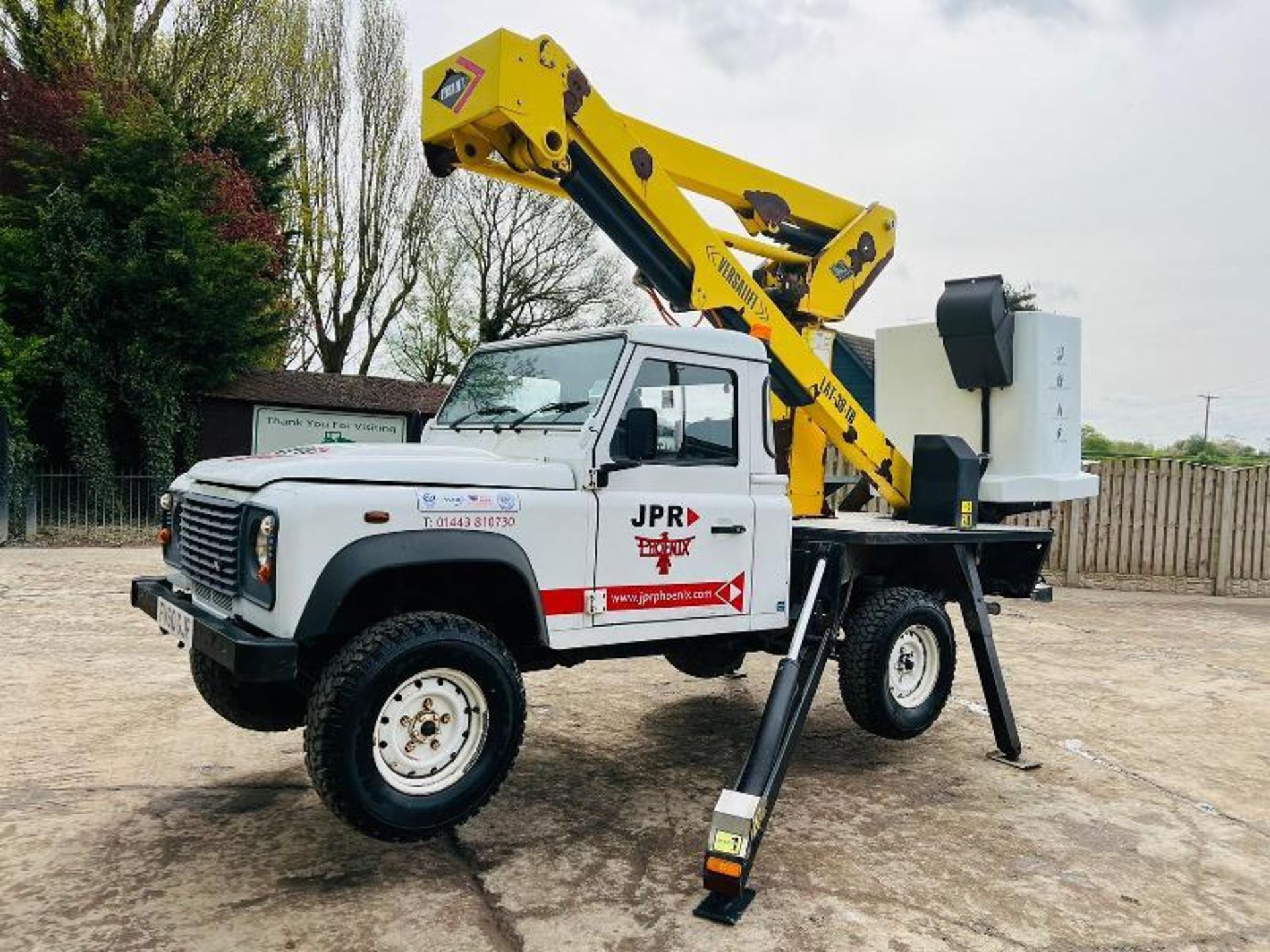 LAND ROVER DEFENDER *YEAR 2010* C/W VERSALIFT MAN LIFT  - Image 3 of 20