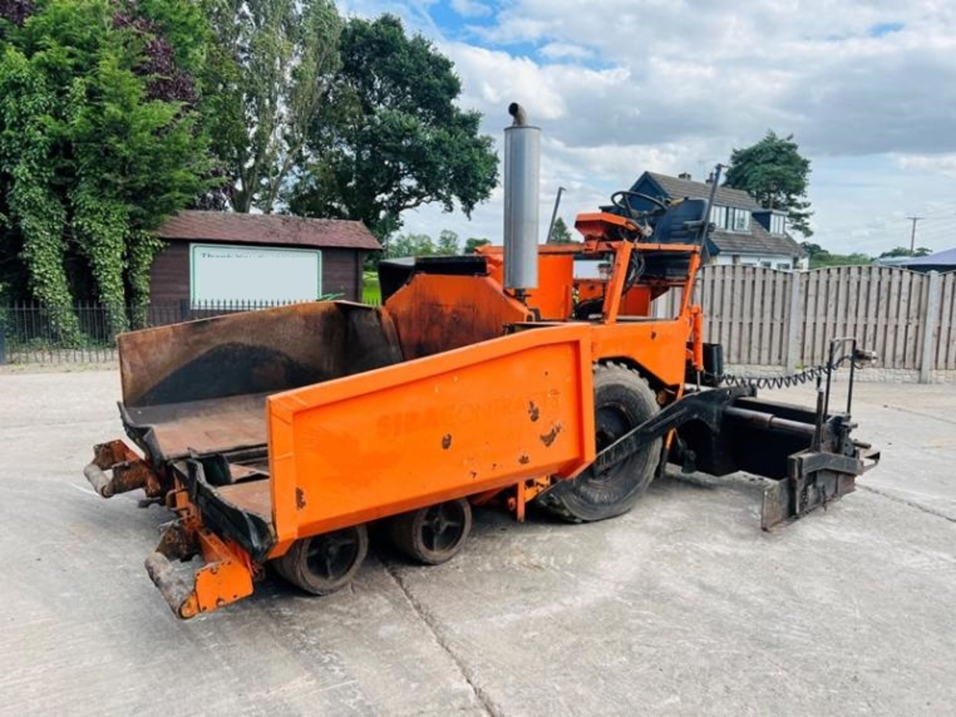 BITELLI BB30 TARMAC PAVER C/W HYDRAULIC BACK BOX