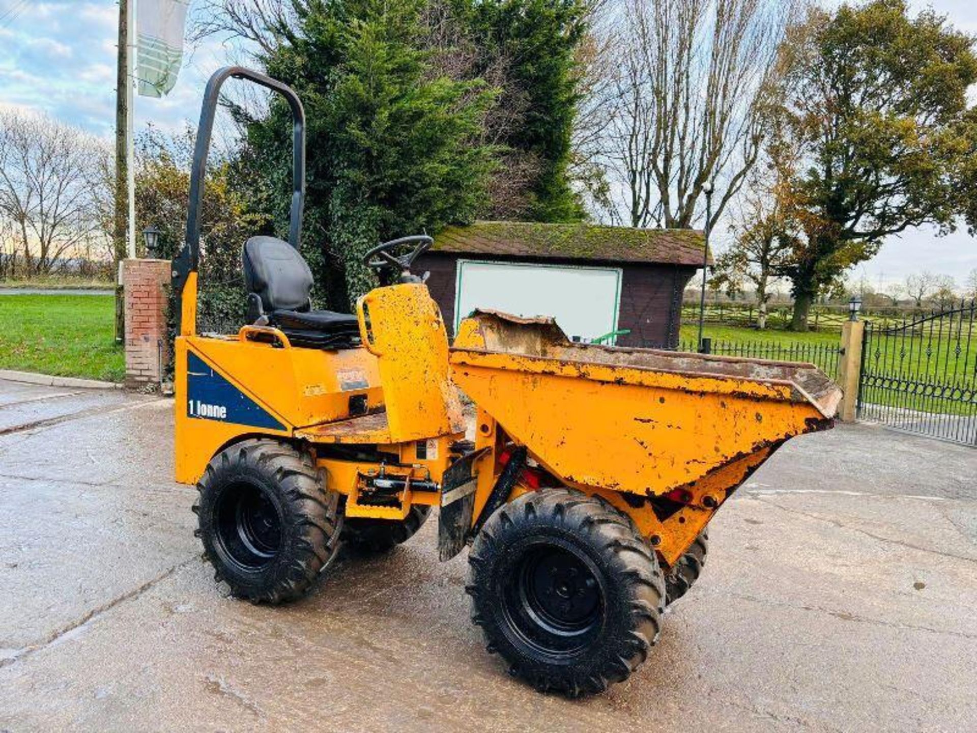 THWAITES 1 TON HIGH TIP 4WD DUMPER * YEAR 2015, ONLY 2009 HOURS * - Image 4 of 15