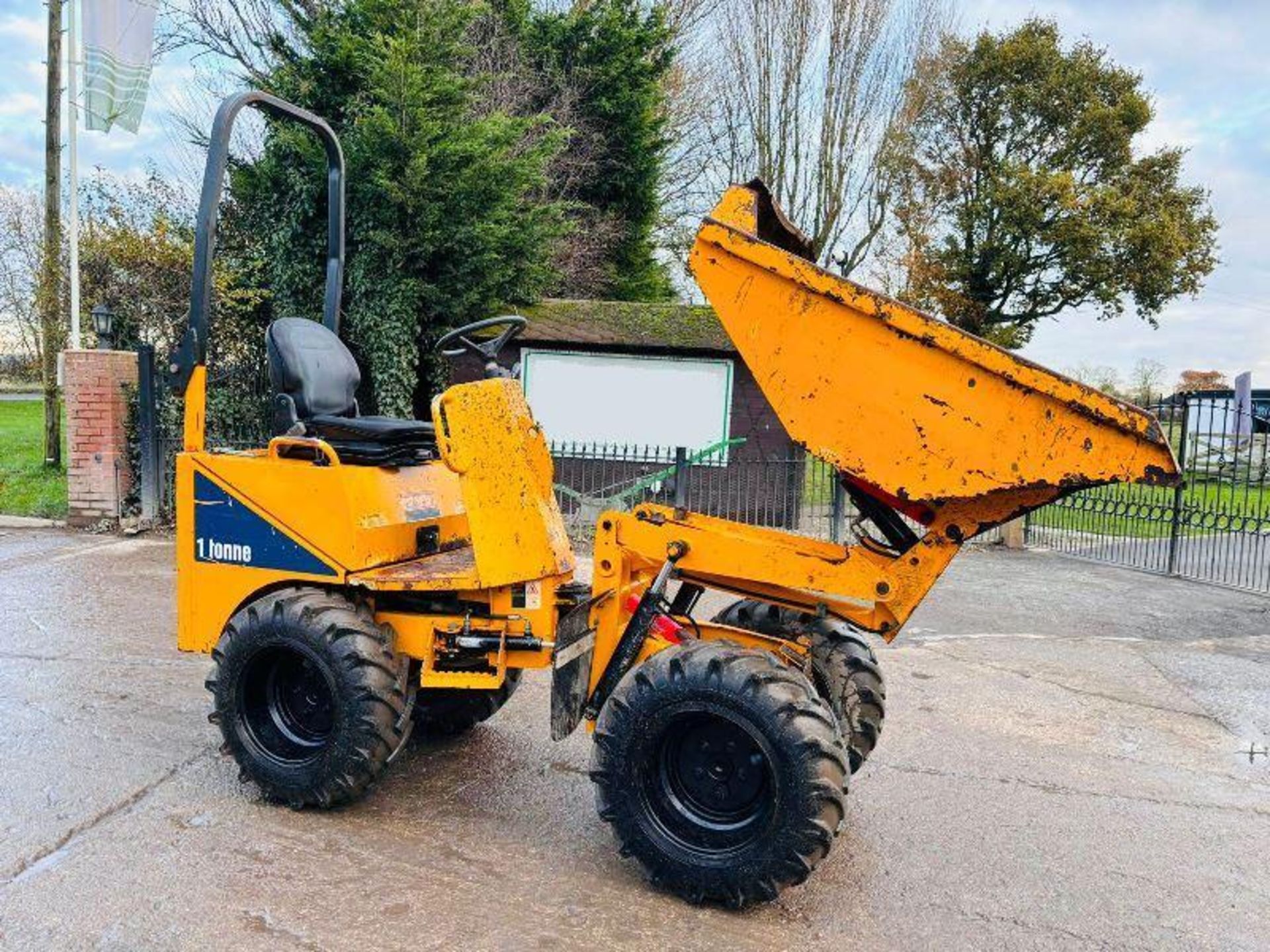 THWAITES 1 TON HIGH TIP 4WD DUMPER * YEAR 2015, ONLY 2009 HOURS *