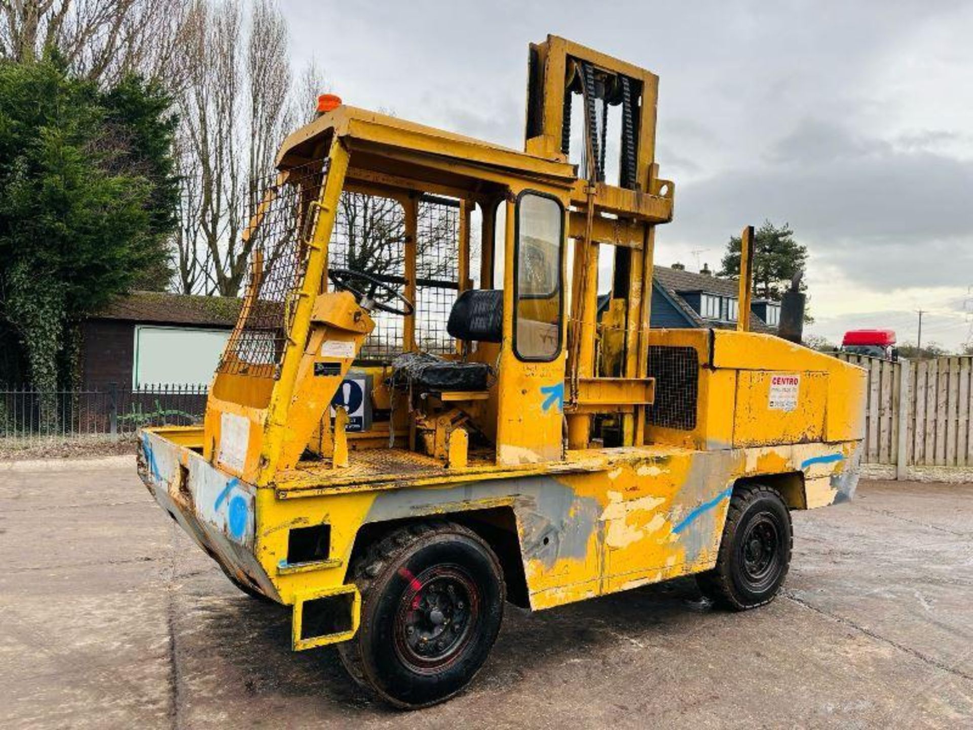 SIDE LOAD DIESEL FORKLIFT C/W C/W PALLET TINES - Image 11 of 14