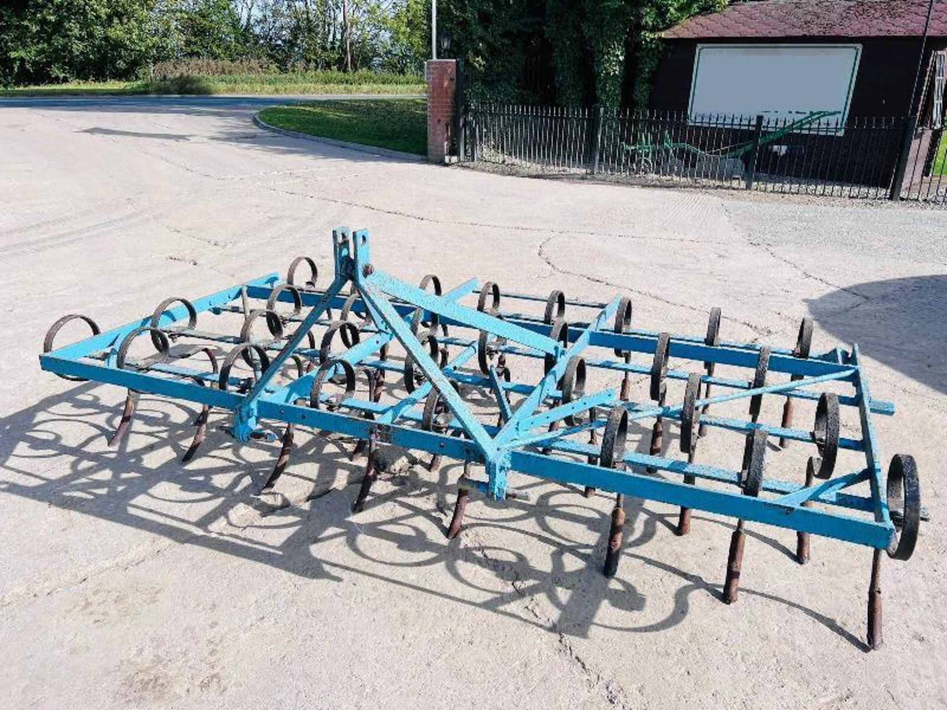 SPRING TINE CULTIVATOR