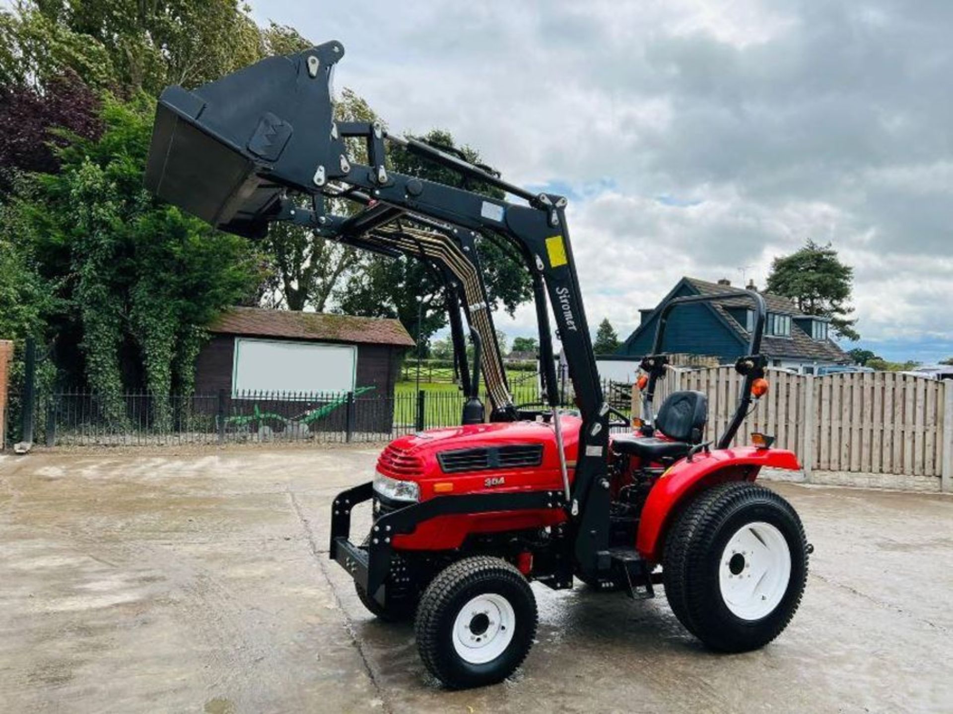 BRAND NEW SIROMER 304 FIELD RANGE 4WD TRACTOR *YEAR 2023* CW LOADER & TURF TYRES - Image 18 of 19