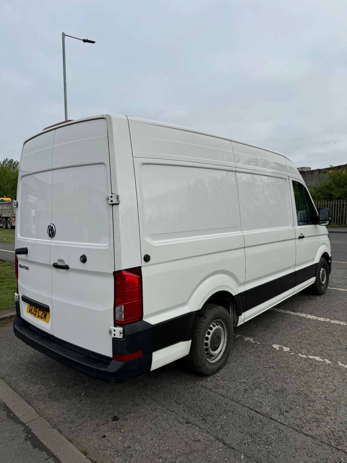 2019 19 VOLKSWAGEN CRAFTER TRENDLINE PANEL VAN - 101K MILES - AIR CON - CRUISE CONTROL - MWB - Image 3 of 13