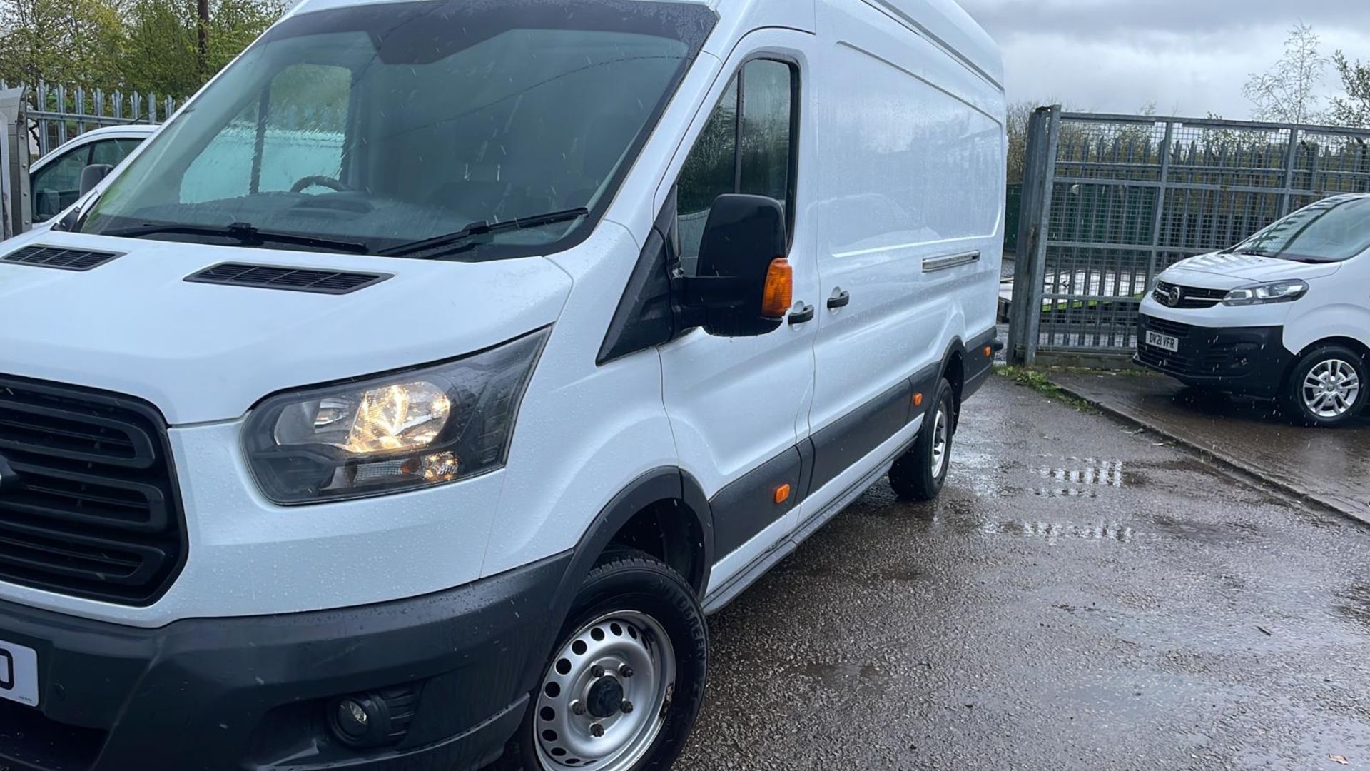 2019 FORD TRANSIT 350 XLWB (JUMBO) VAN - OVER 4 METERS INSIDE REAR - 42.078 MILES - Image 2 of 12