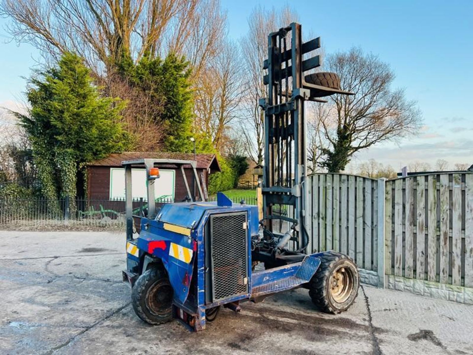 MOFFETT M2275 DIESEL FORKLIFT C/W SUPPORT LEGS & PUSH OUT BOOM - Image 14 of 14