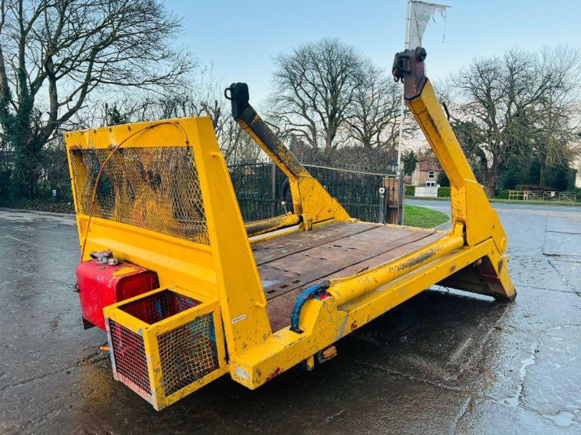 SKIP LIFTING GEAR TO SUIT LORRY - Image 4 of 12