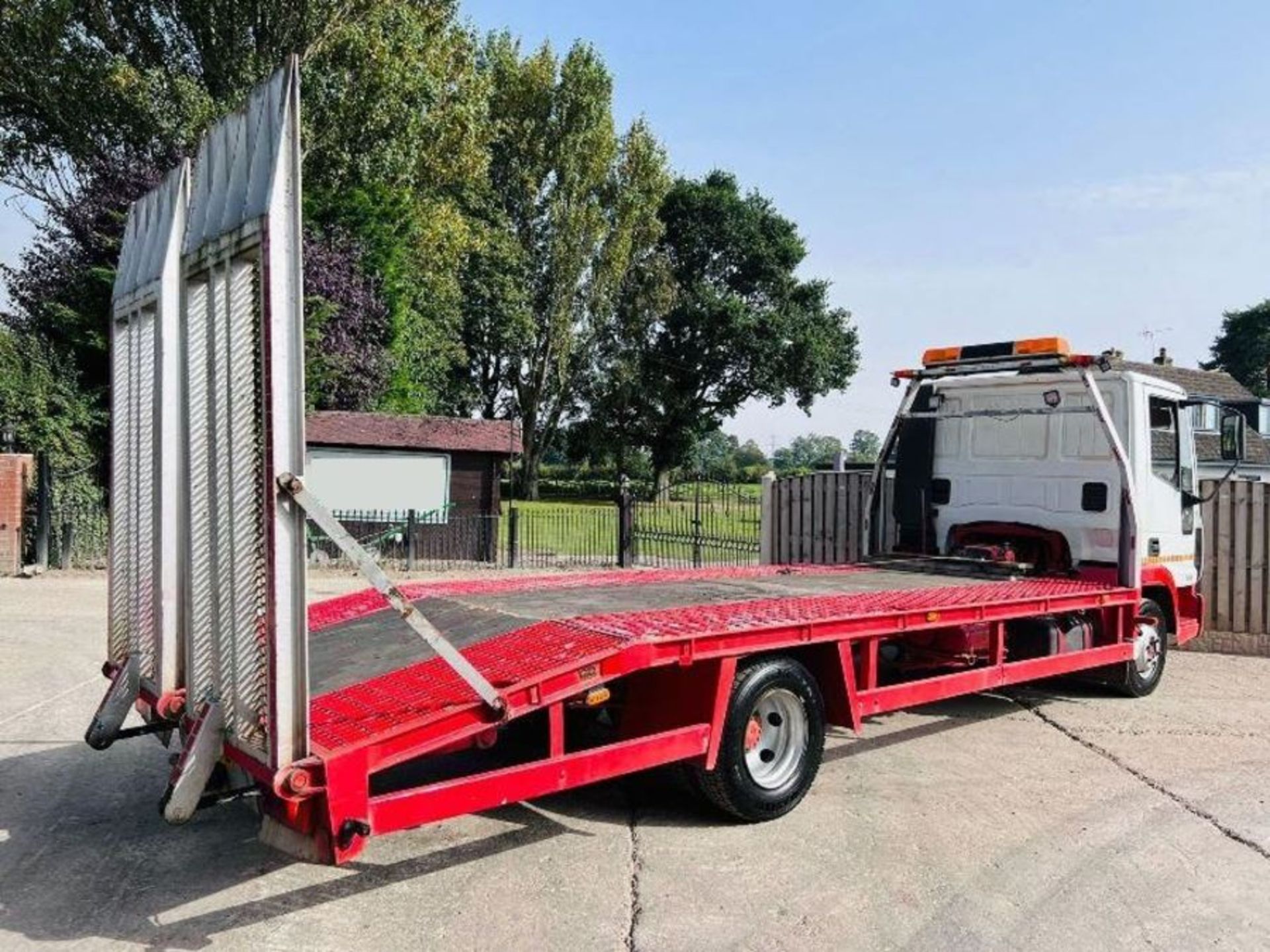 IVECO ML75E17 4X2 BEAVER TAIL LORRY C/W RAMPS - Bild 14 aus 17