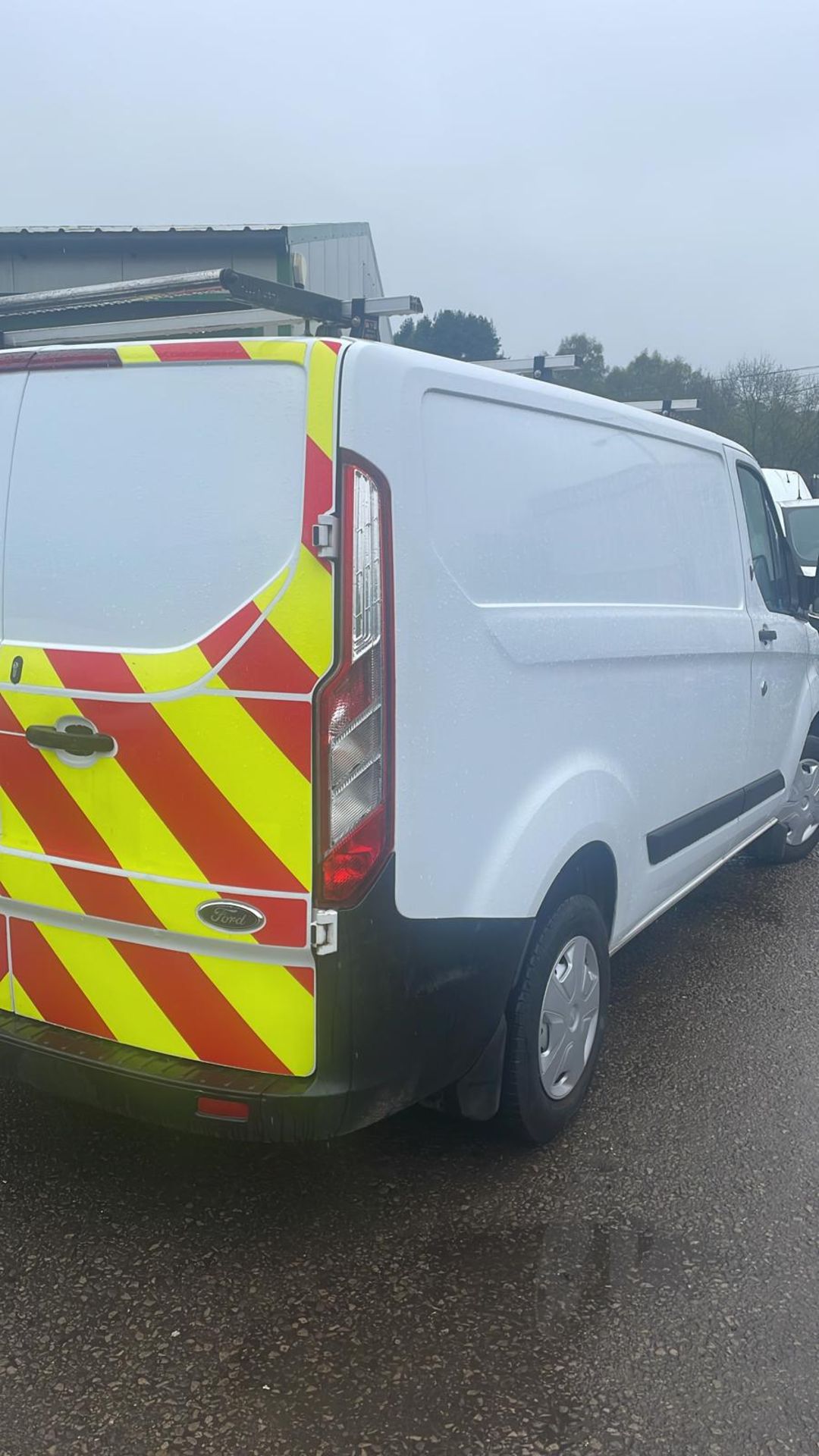 2020 FORD TRANSIT CUSTOM 300 ECO BLUE 130 PS PANEL VAN - 47,810 MILES (WARRANTED) - ROOF RACKS - Image 7 of 10