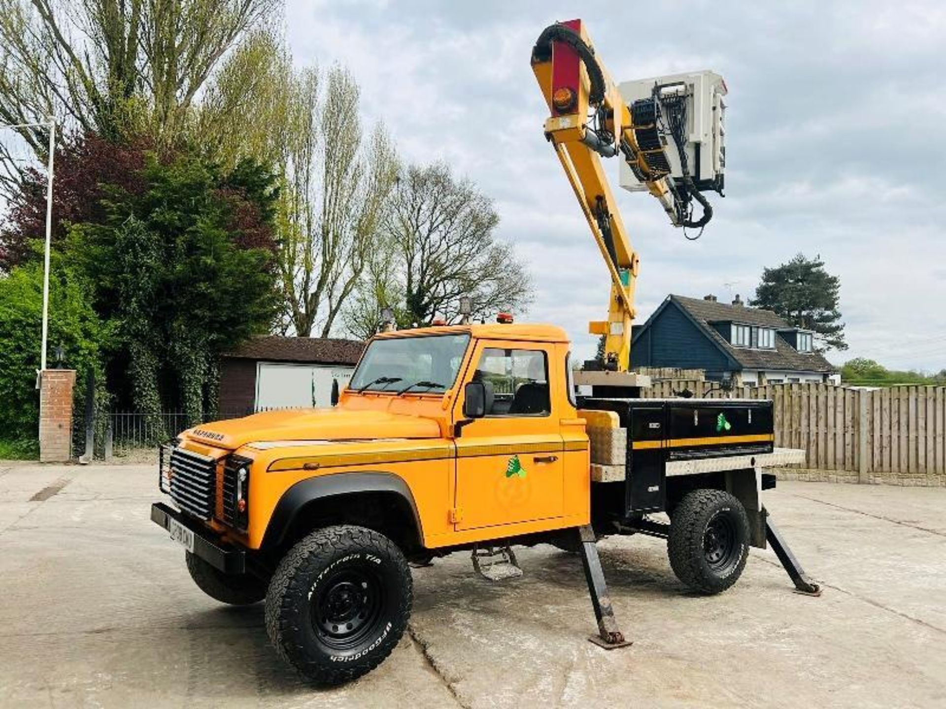 2008 LAND ROVER DEFENDER 130 *YEAR 2008* C/W NIFTY MAN LIFT - Image 17 of 19