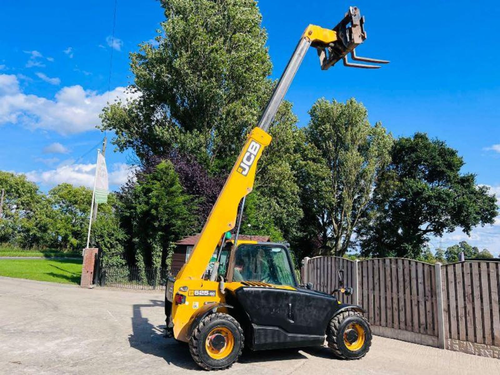 JCB 525-60 HI VIZ 4WD TELEHANDLER *YEAR 2015* - Image 6 of 12