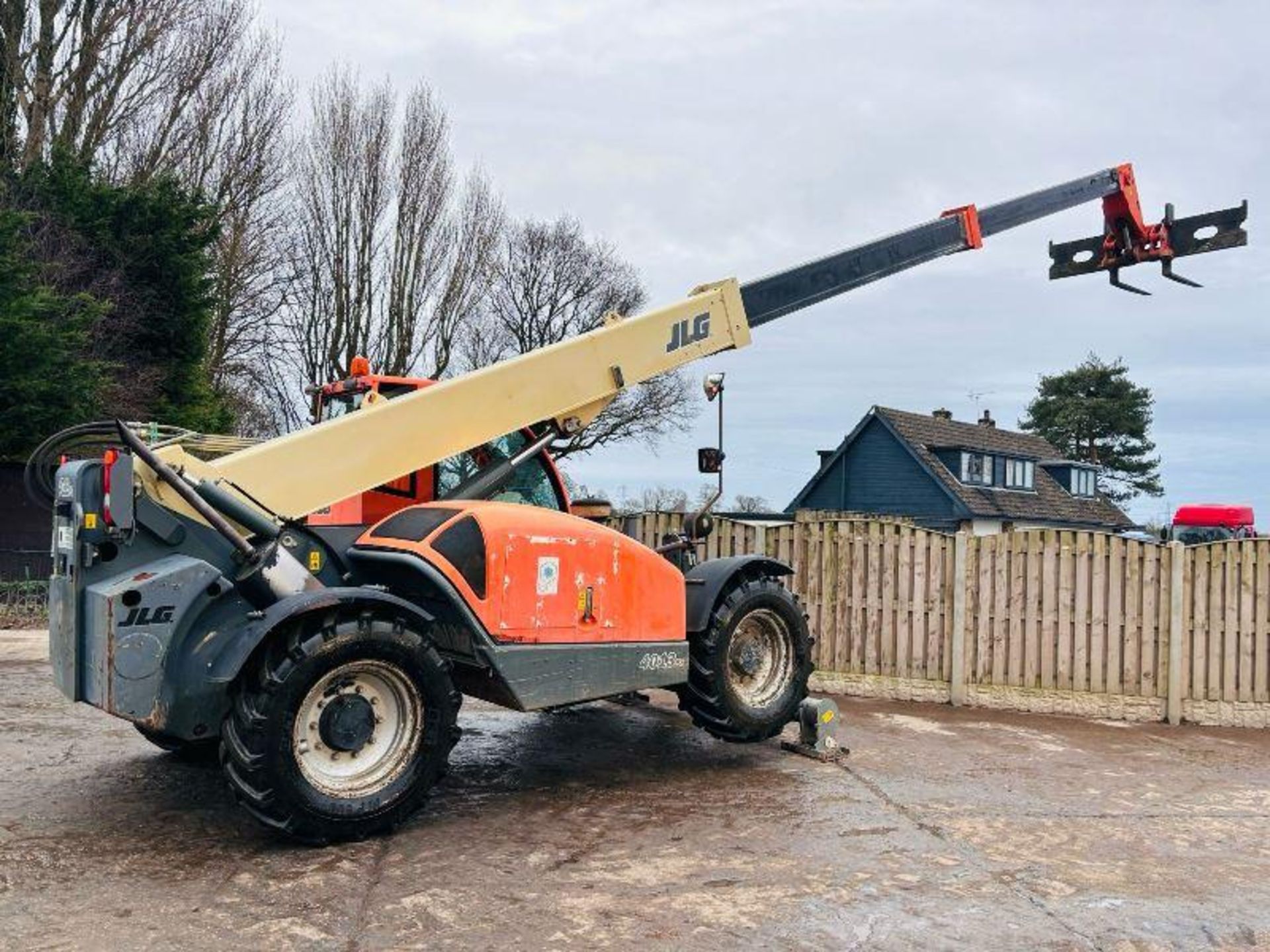 JLG 4013 4WD TELEHANDLER *13 METER REACH, 6283 HOURS* C/W PALLET TINES - Bild 11 aus 20