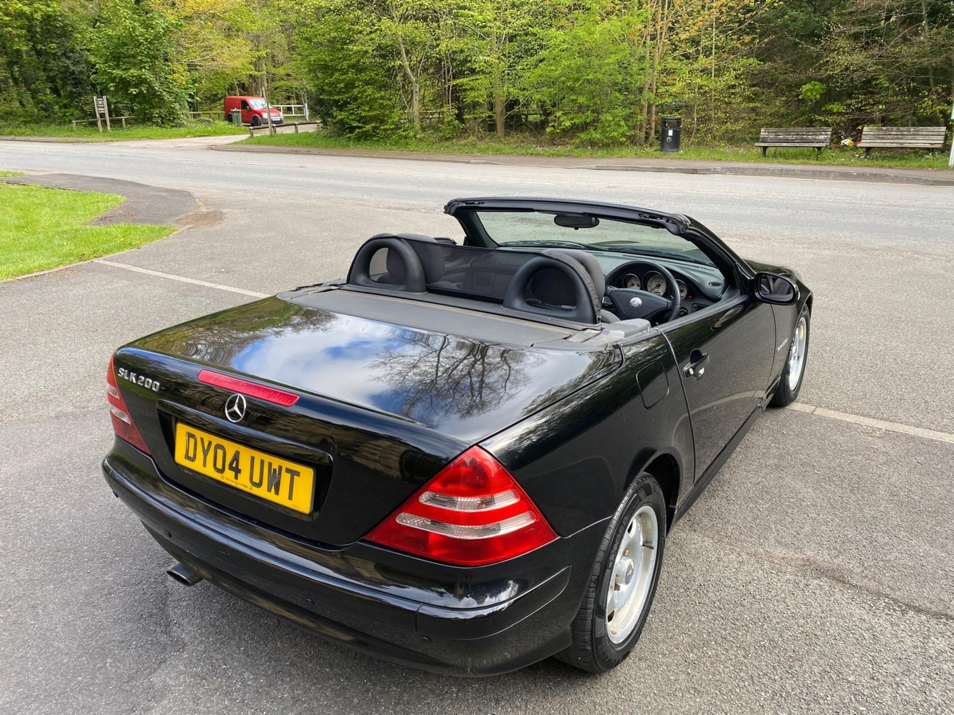 2004 MERCEDES BENZ SLK200 COVERTIBLE - 66K MILES - FULL SERVICE HISTORY - 2 KEYS. - Bild 8 aus 14