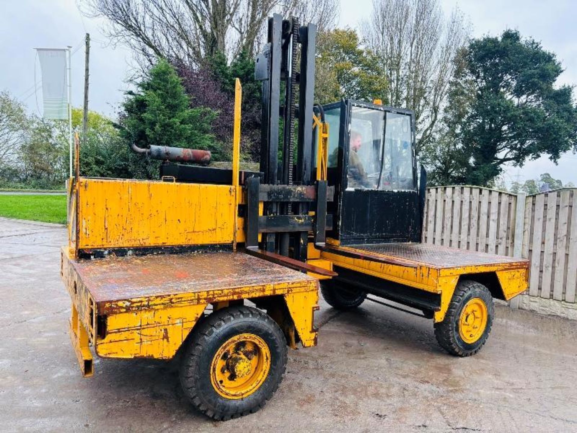 LANCER BOSS 437/MKVA-1 SIDE LOAD DIESEL FORKLIFT C/W PERKINS ENGINE - Image 5 of 13