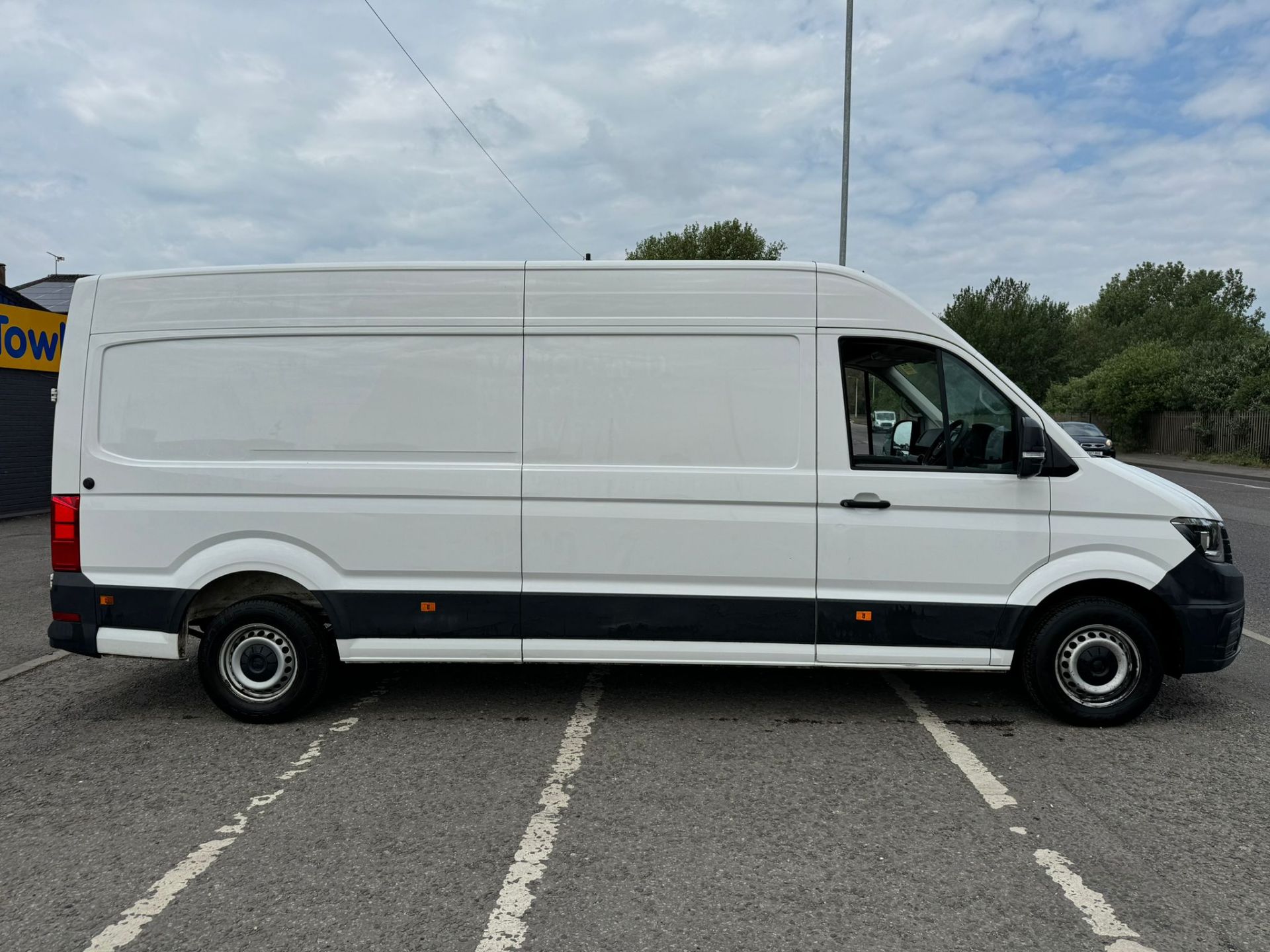 2021 70 VOLKSWAGEN CRAFTER TRENDLINE PANEL VAN - 52K MILES - LWB - AIR CON - CRUISE CONTROL - Image 5 of 10