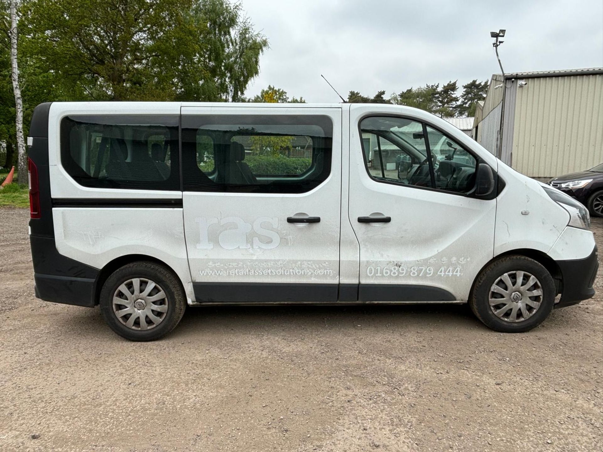 2019 19 RENAULT TRAFIC MINIBUS - 9 SEATS - 110K MILES - EURO 6 - Image 3 of 10