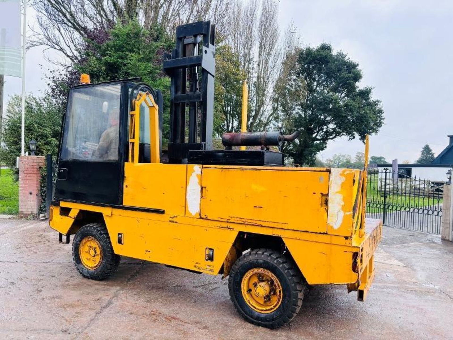 LANCER BOSS 437/MKVA-1 SIDE LOAD DIESEL FORKLIFT C/W PERKINS ENGINE - Image 13 of 13