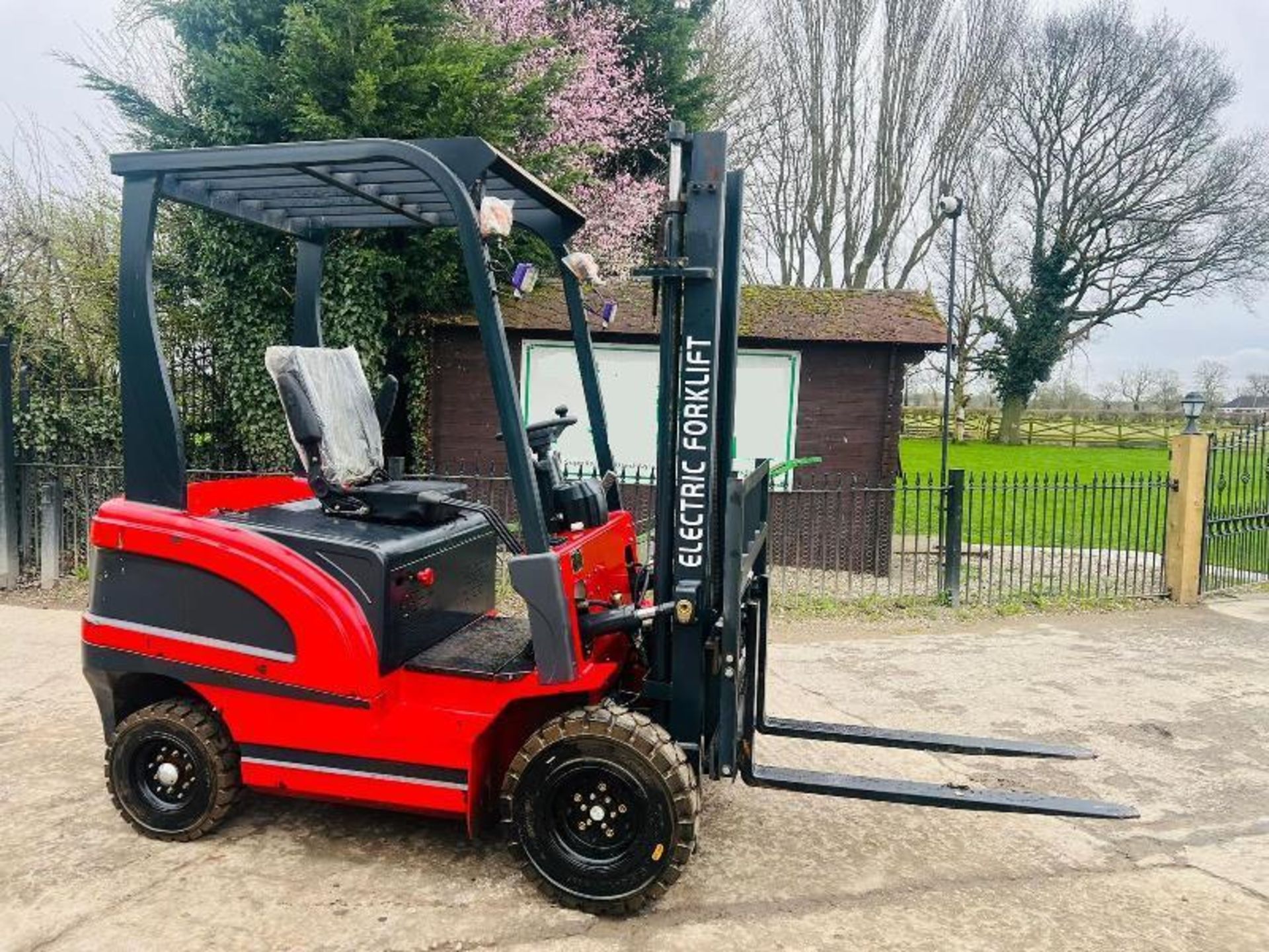 UNUSED STIPP CPD-15 BATTERY FORKLIFT * YEAR 2022* C/W PALLET TINES - Image 15 of 15