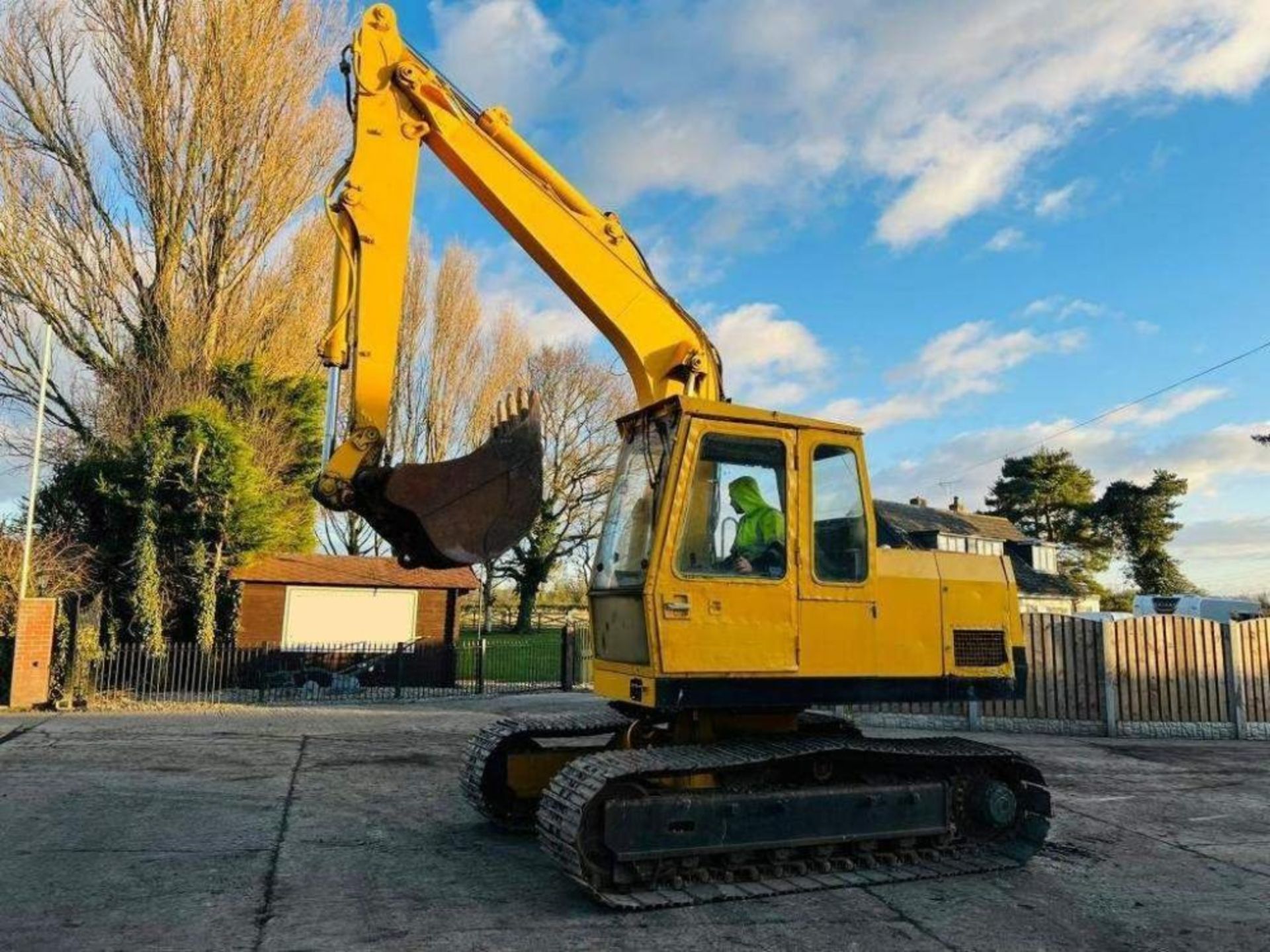 LIEBHERR 900 TRACKED EXCAVATOR C/W BUCKET - Bild 4 aus 9