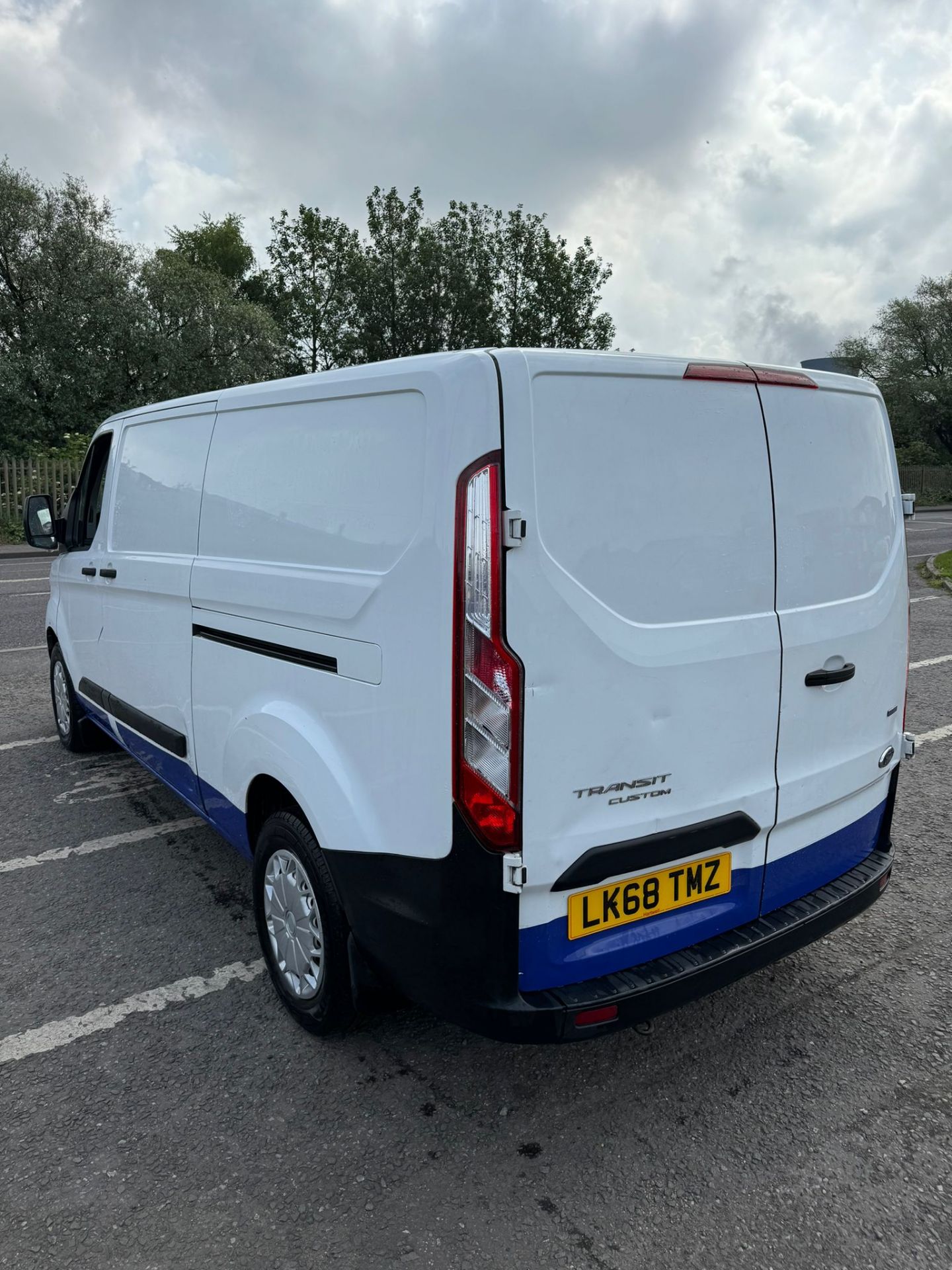 2019 68 FORD TRANSIT CUSTOM LWB PANEL VAN - 84K MILES - AIR CON - PLY LINED - EURO 6 - Image 2 of 12