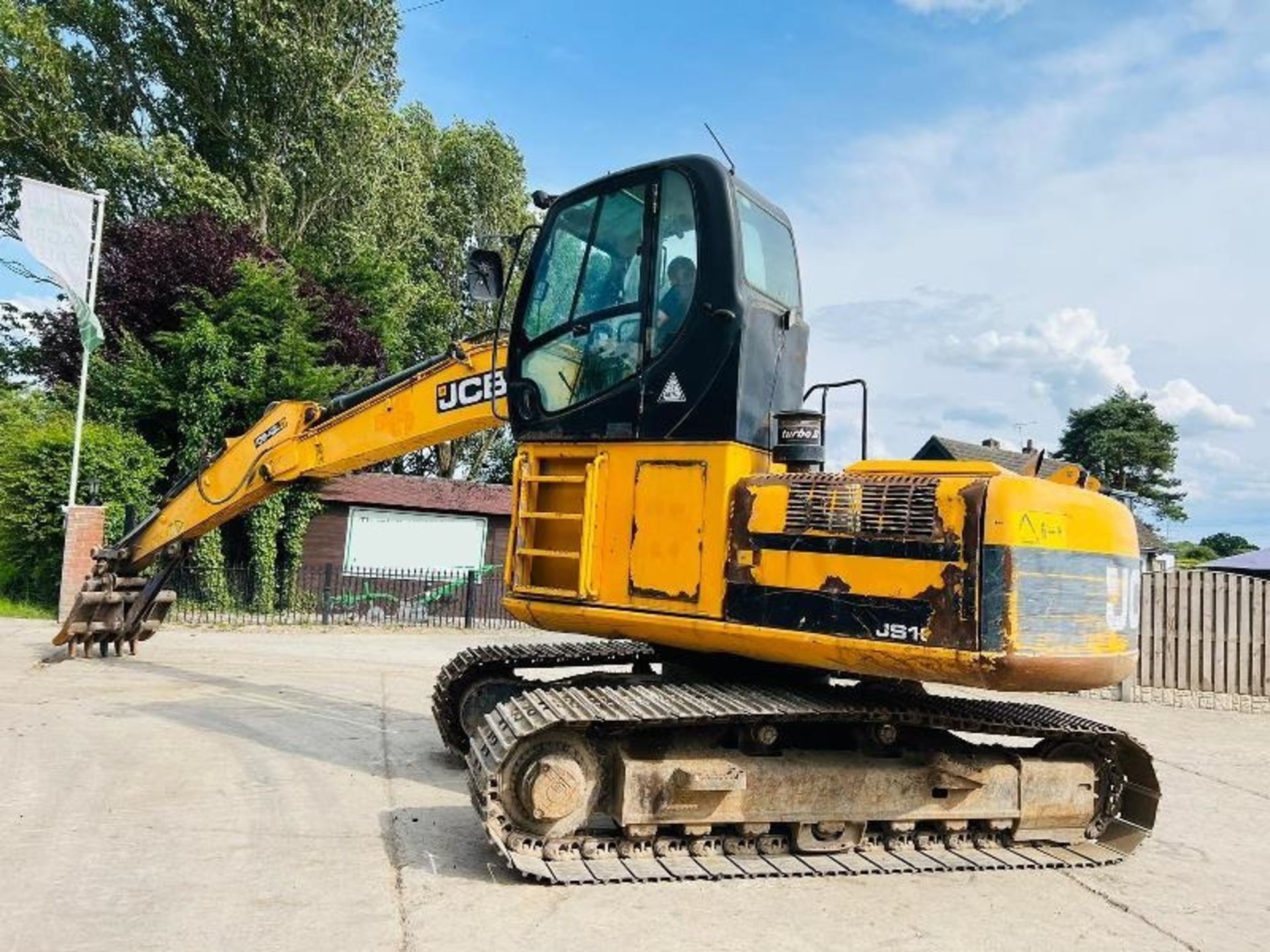 JCB JS160 HIGH RISED CABIN TRACKED EXCAVATOR C/W GRAPPLE GRAB - Image 3 of 12